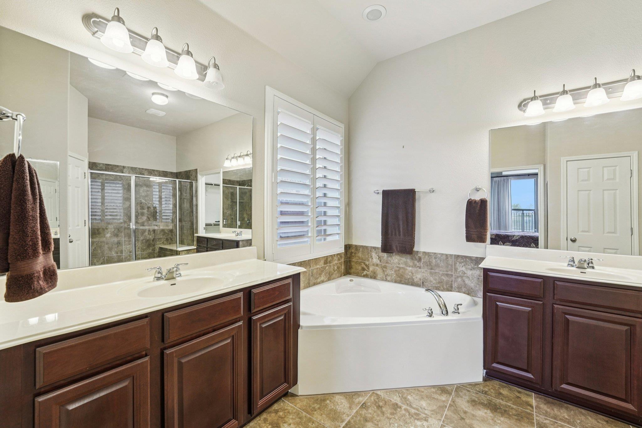 204 Norcia Loop, Liberty Hill, TX 78642