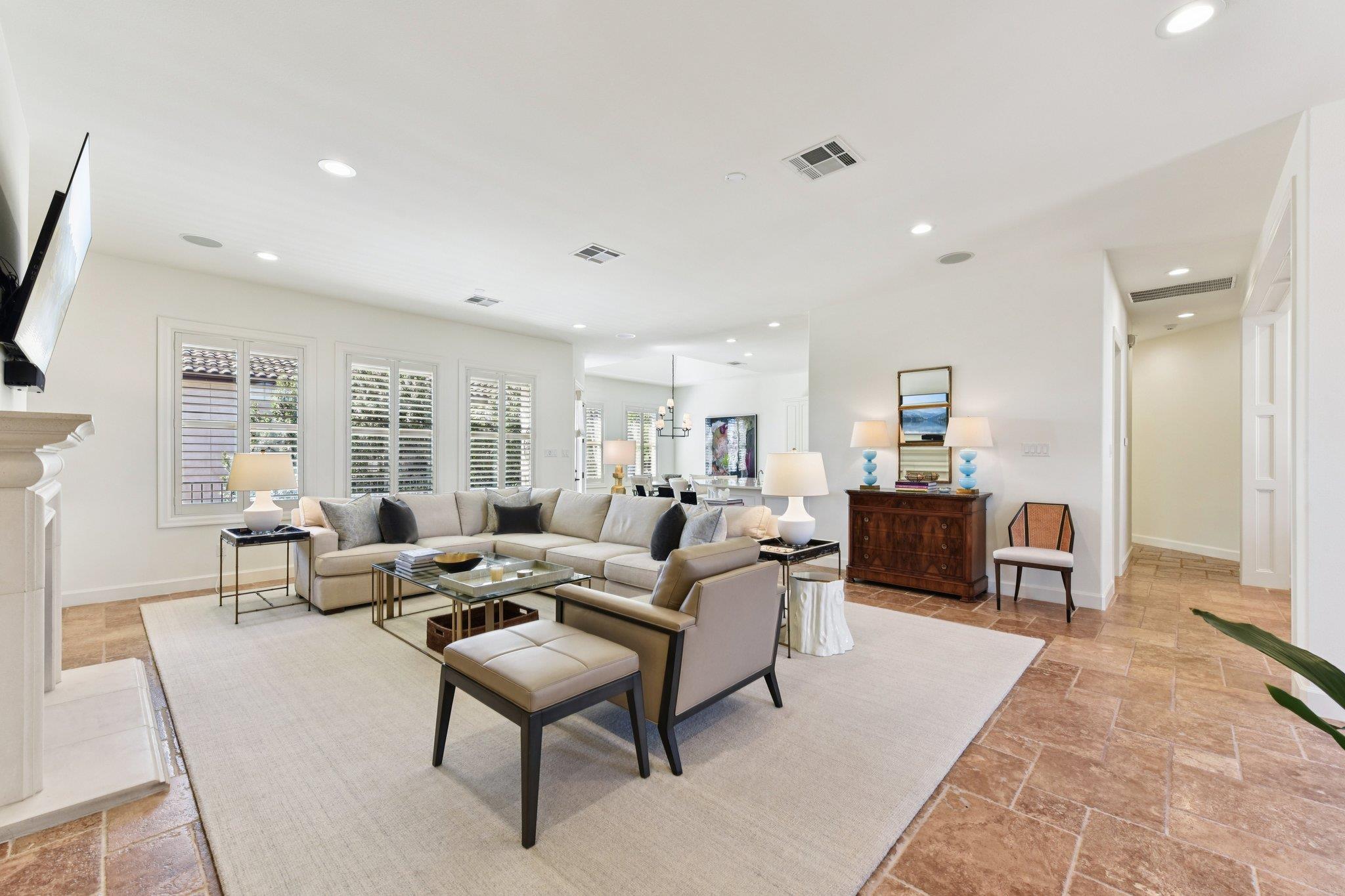 208 Neville Wood Ct, Austin, TX 78738