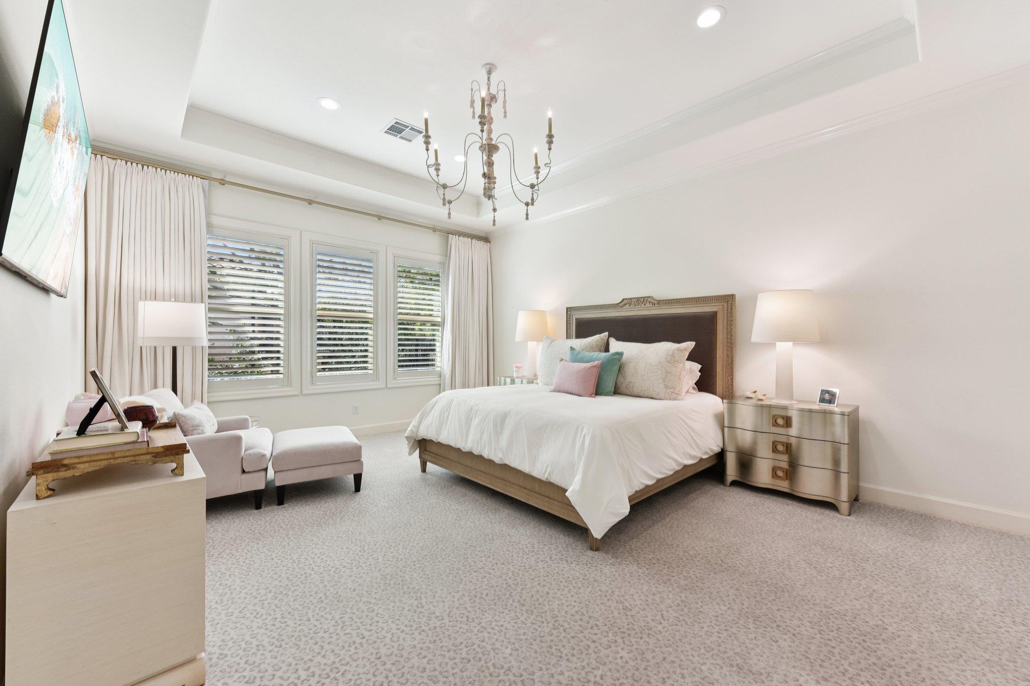 208 Neville Wood Ct, Austin, TX 78738