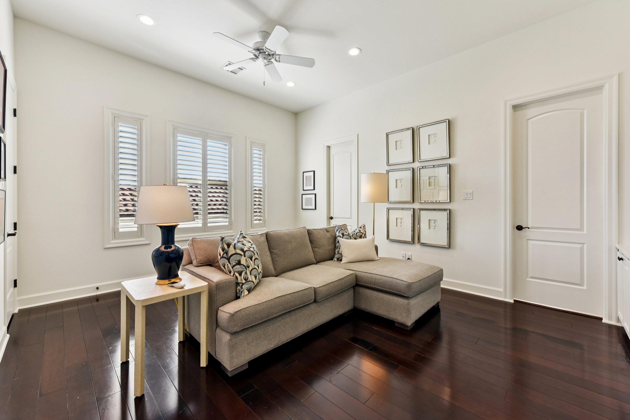 208 Neville Wood Ct, Austin, TX 78738