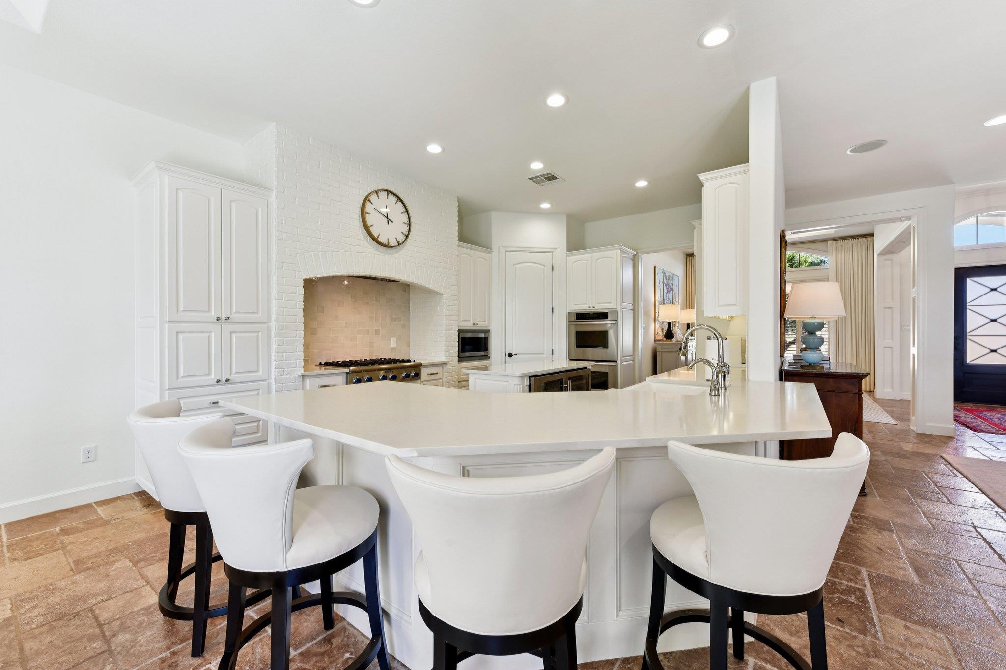 208 Neville Wood Ct, Austin, TX 78738