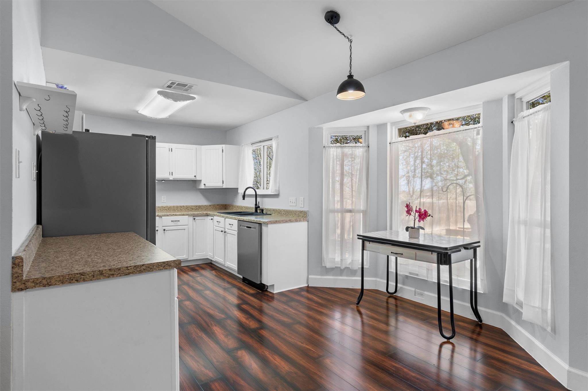 411 Bonita Vista Dr, Buda, TX 78610