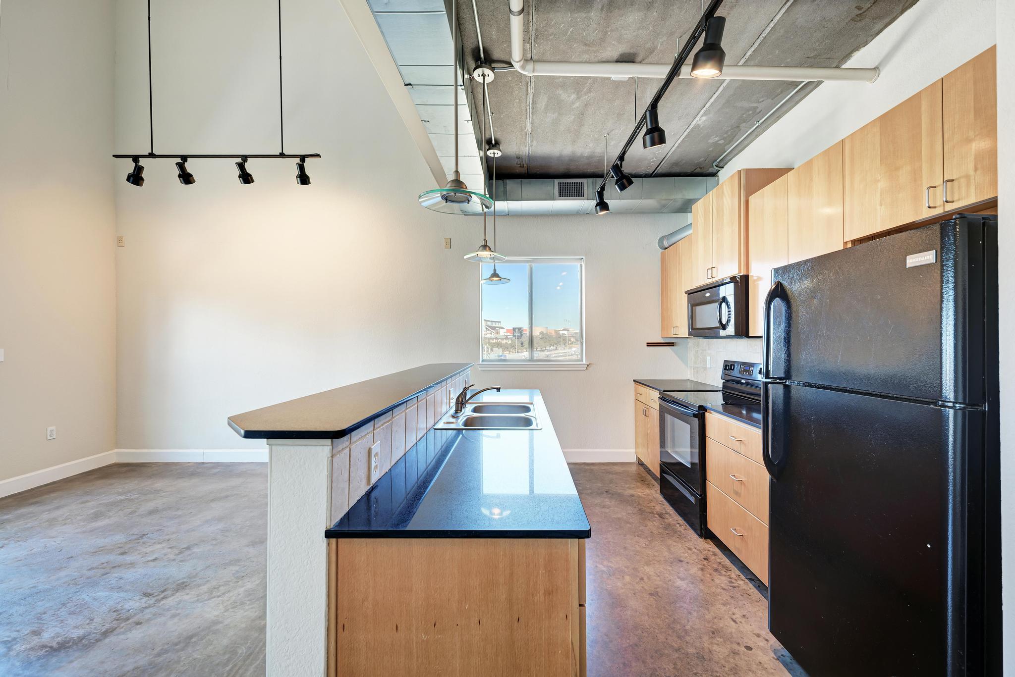 807 E 14th St # 306, Austin, TX 78702