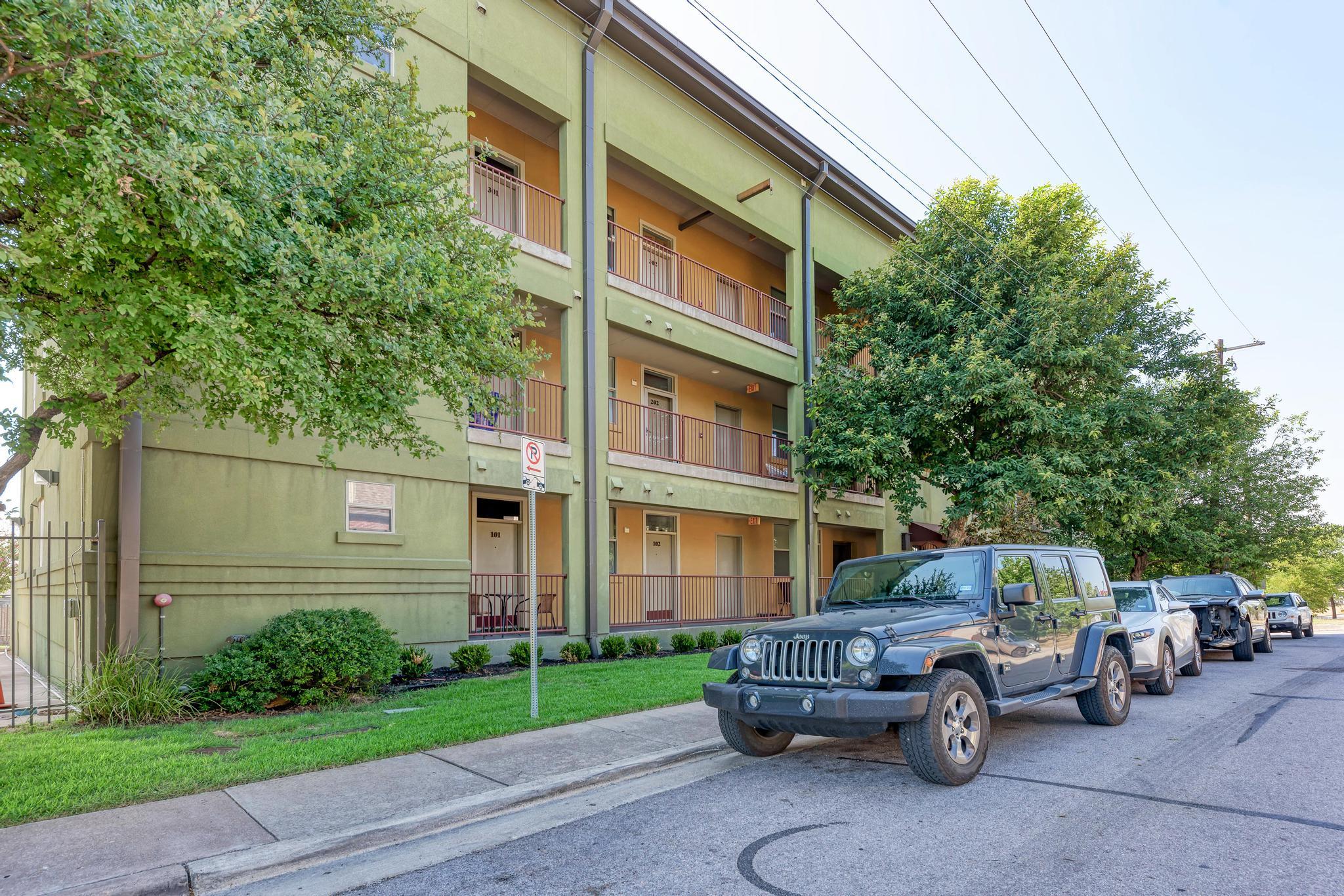 807 E 14th St # 306, Austin, TX 78702