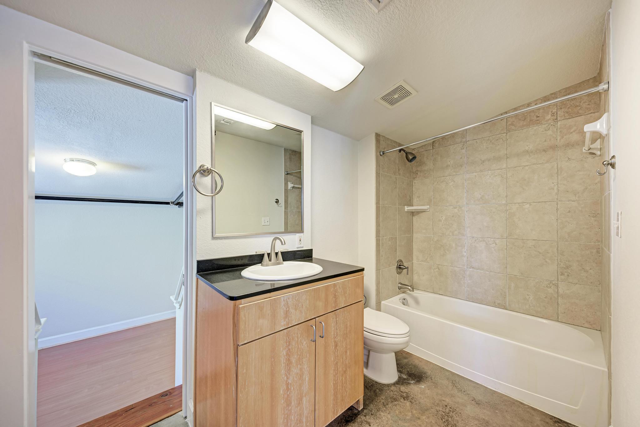 807 E 14th St # 306, Austin, TX 78702