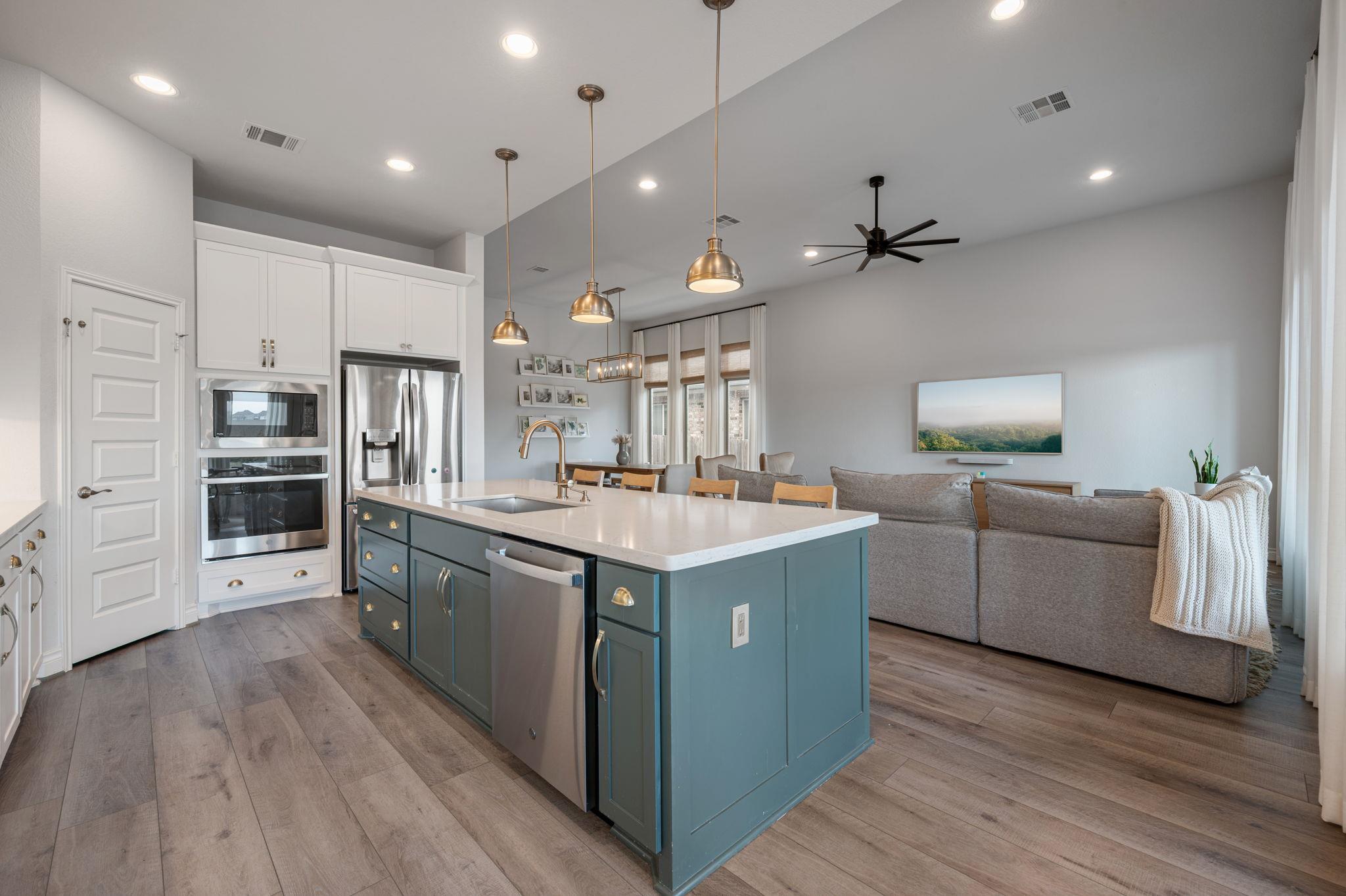 924 Hornsby Holw, Leander, TX 78641