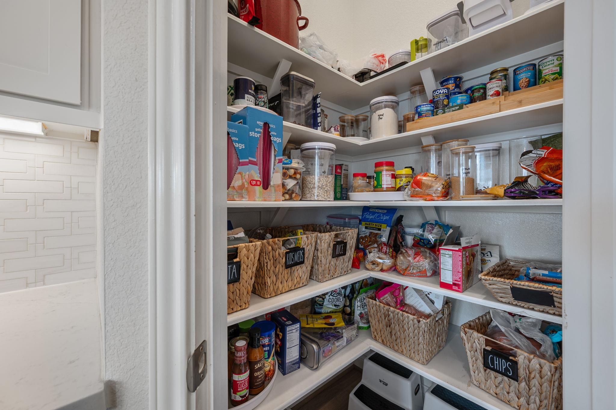 924 Hornsby Holw, Leander, TX 78641