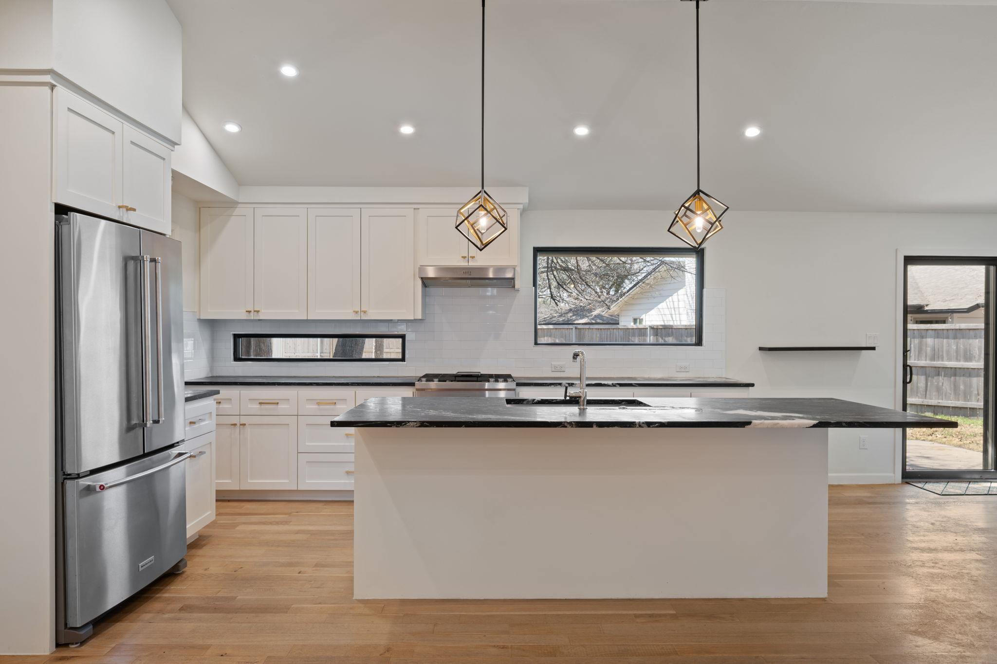 2111 Teakwood Dr, Austin, TX 78757