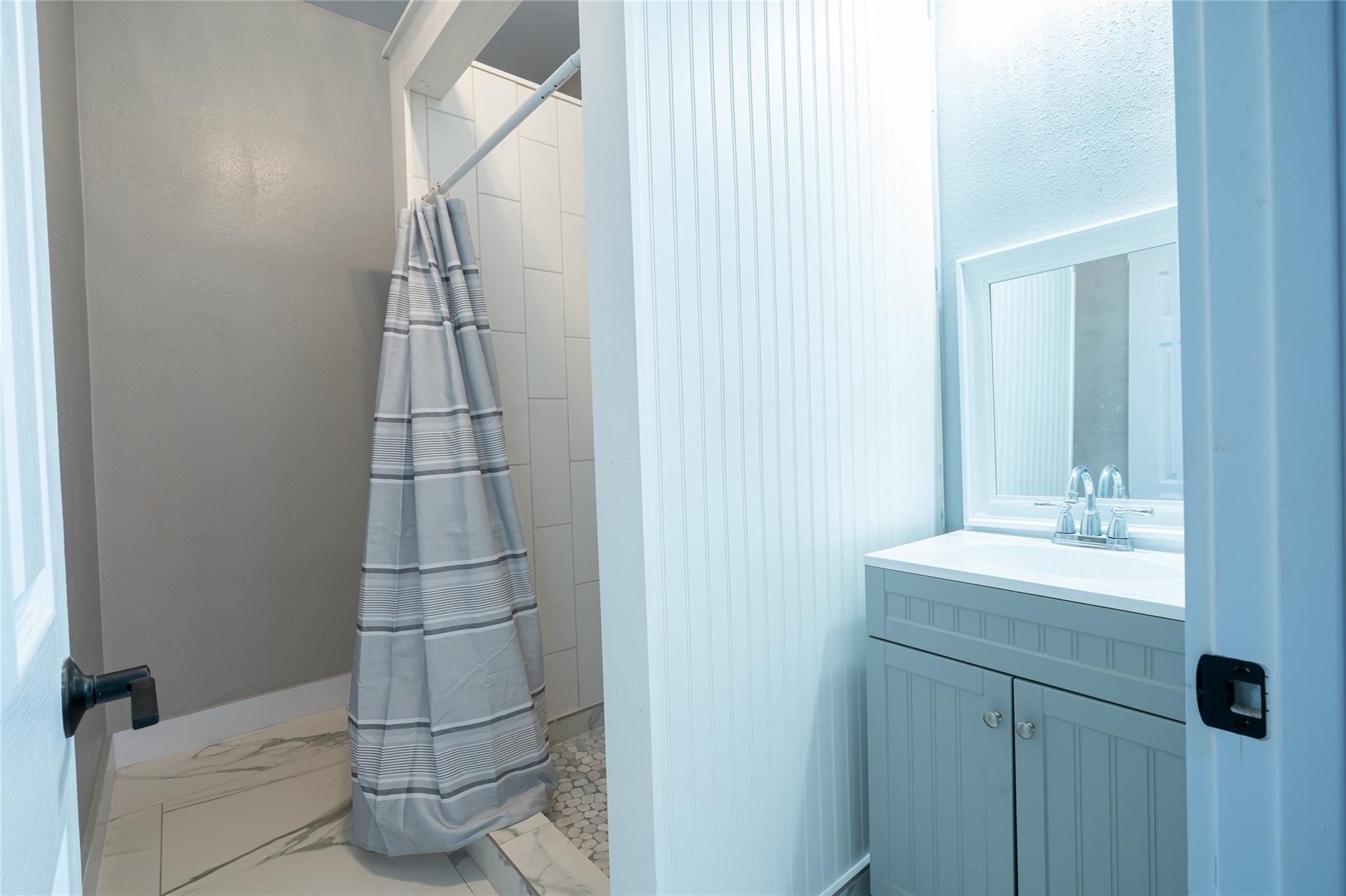 661 Hidden Oak Rd, Lockhart, TX 78616