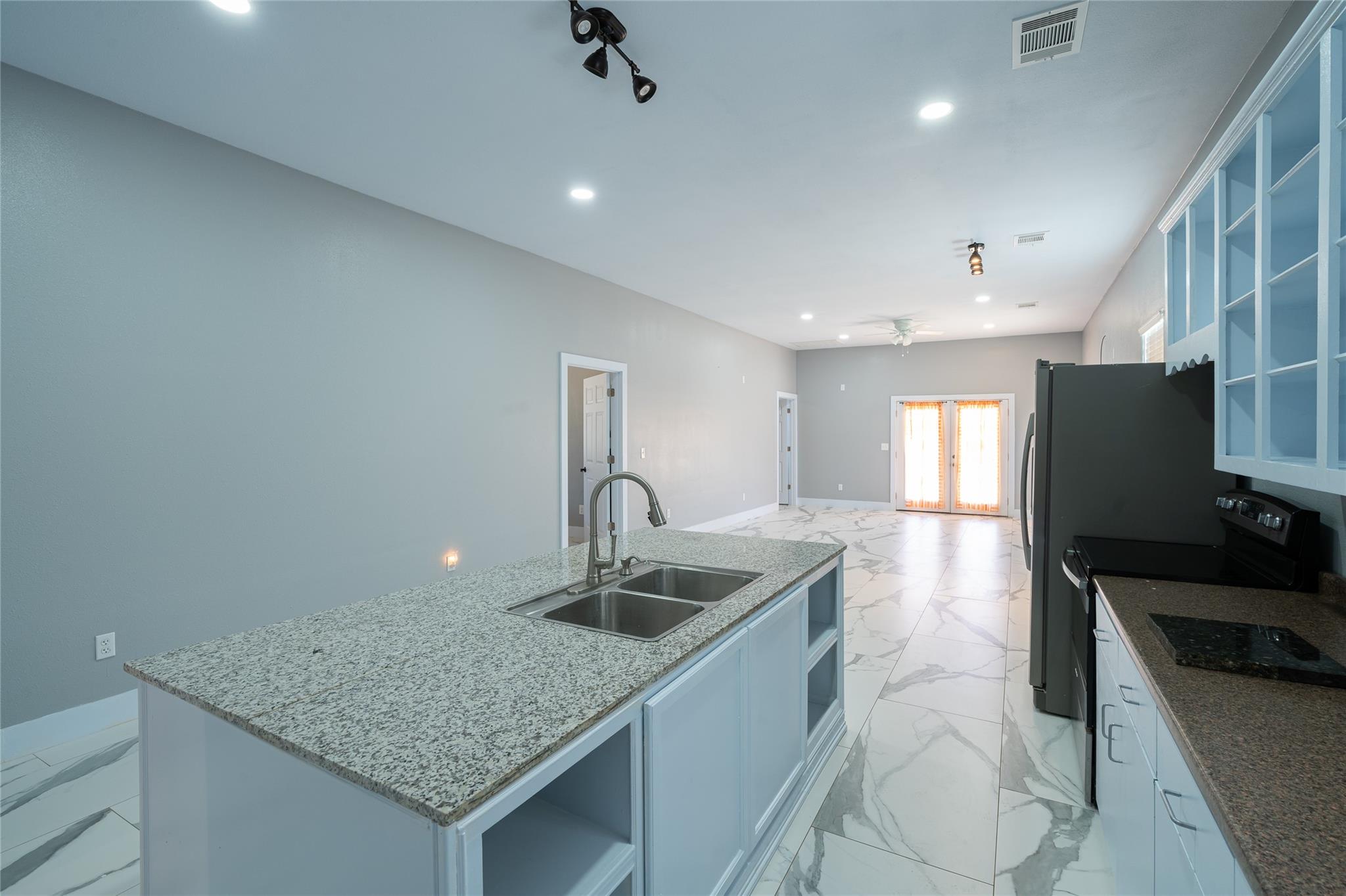 661 Hidden Oak Rd, Lockhart, TX 78616