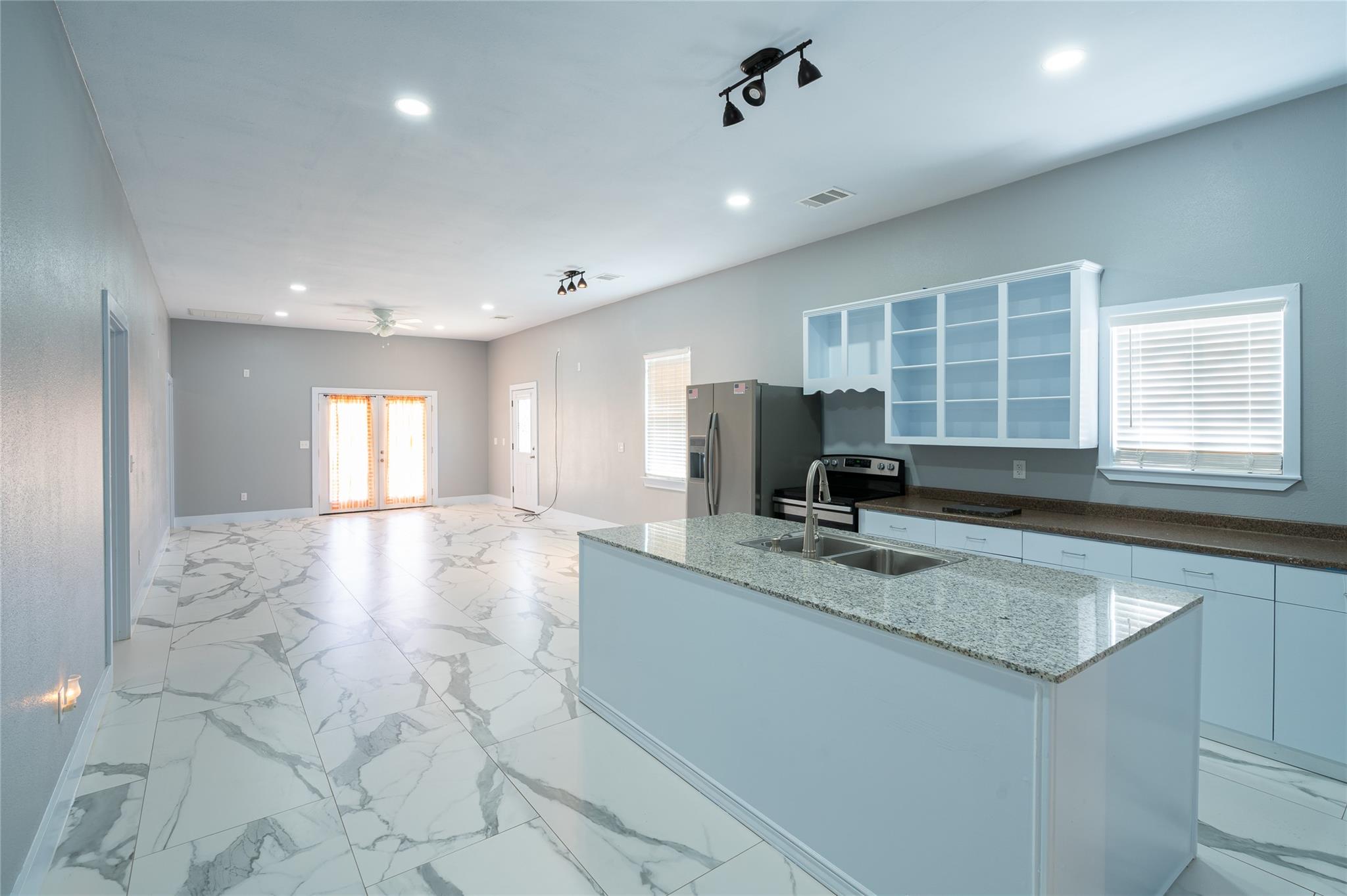 661 Hidden Oak Rd, Lockhart, TX 78616