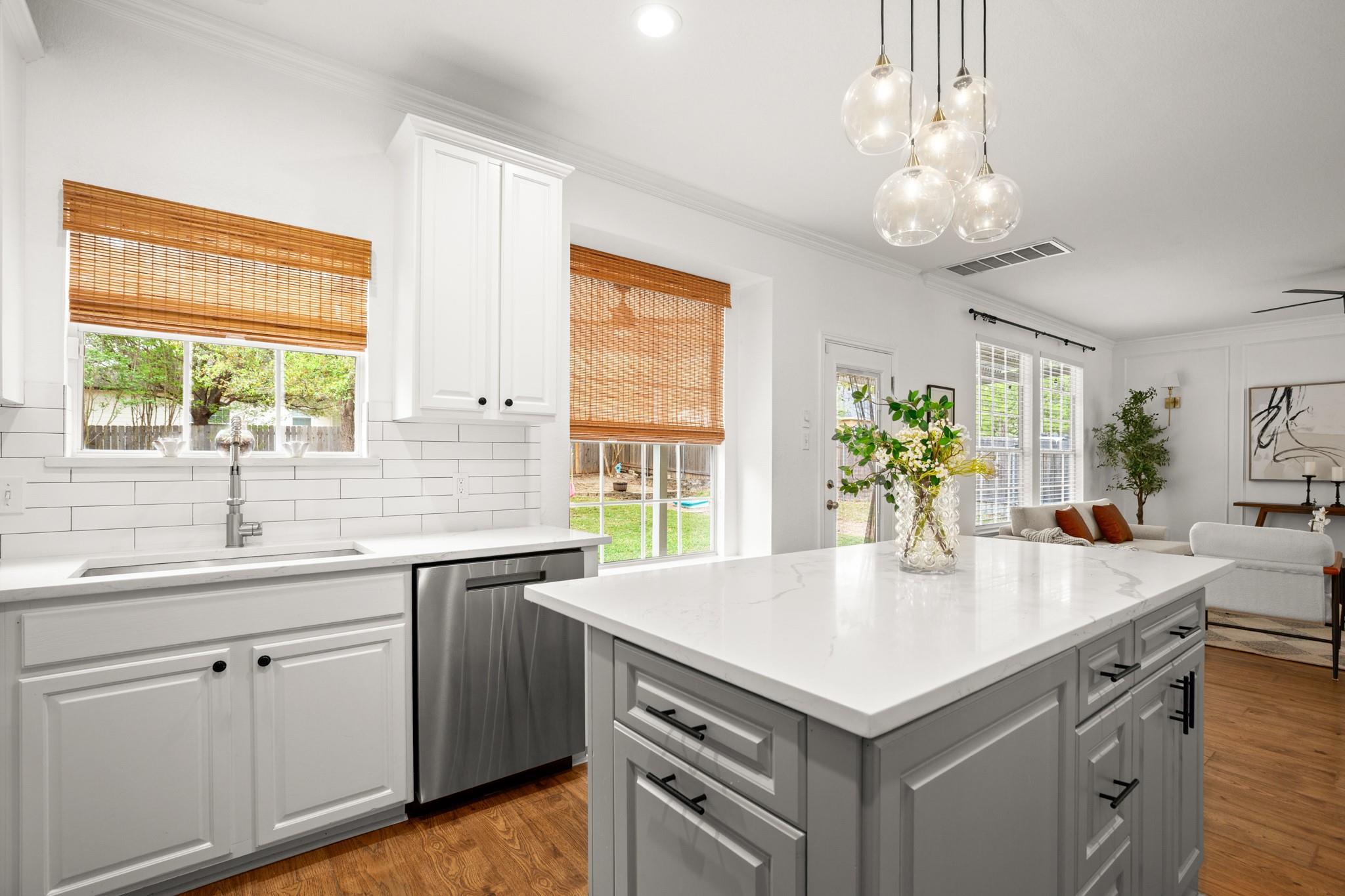 2933 Fleet Dr, Austin, TX 78748