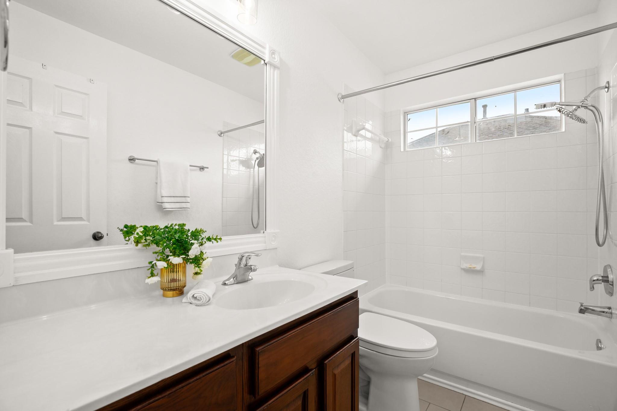 2933 Fleet Dr, Austin, TX 78748