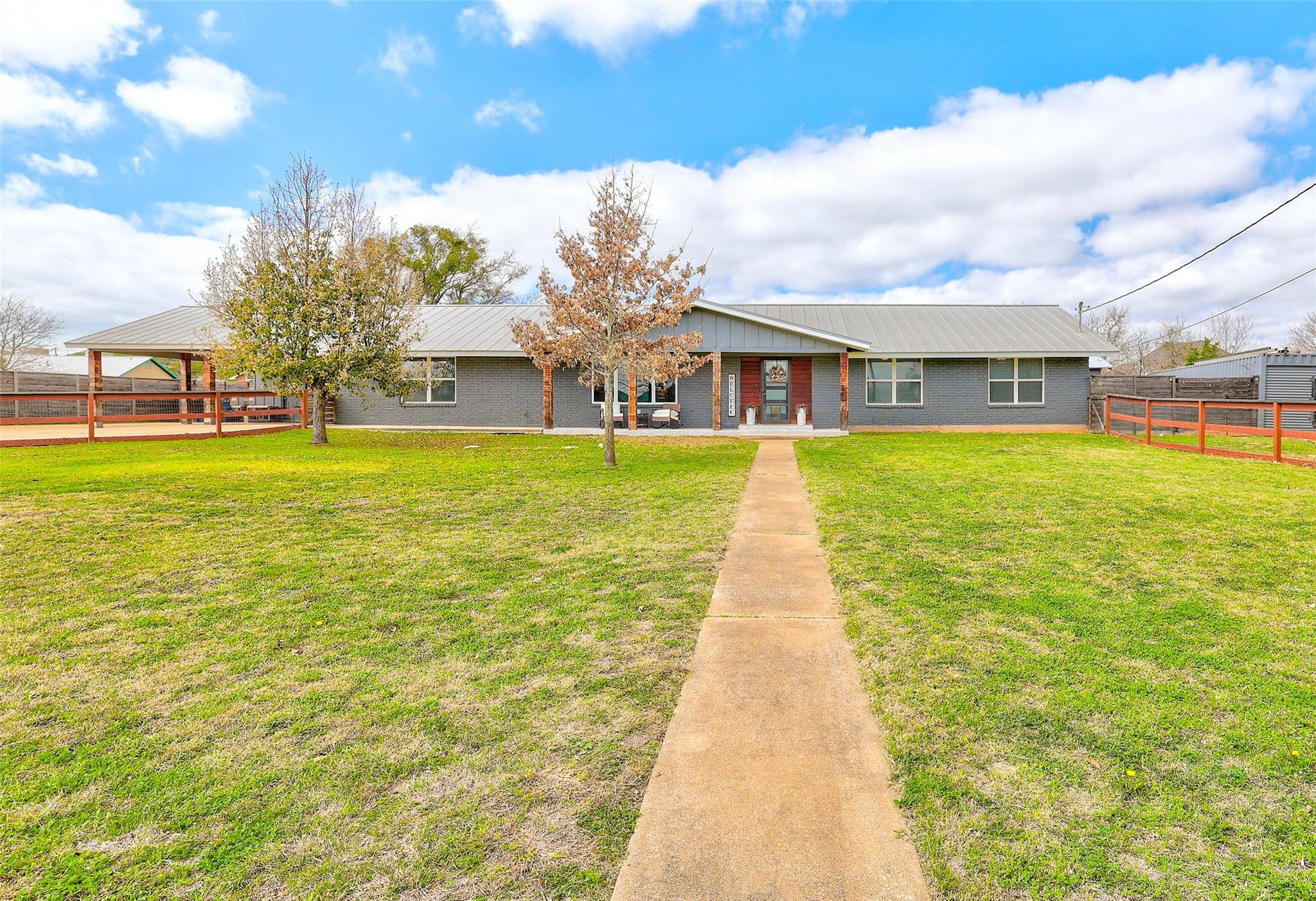 109 High Gabriel Dr, Leander, TX 78641