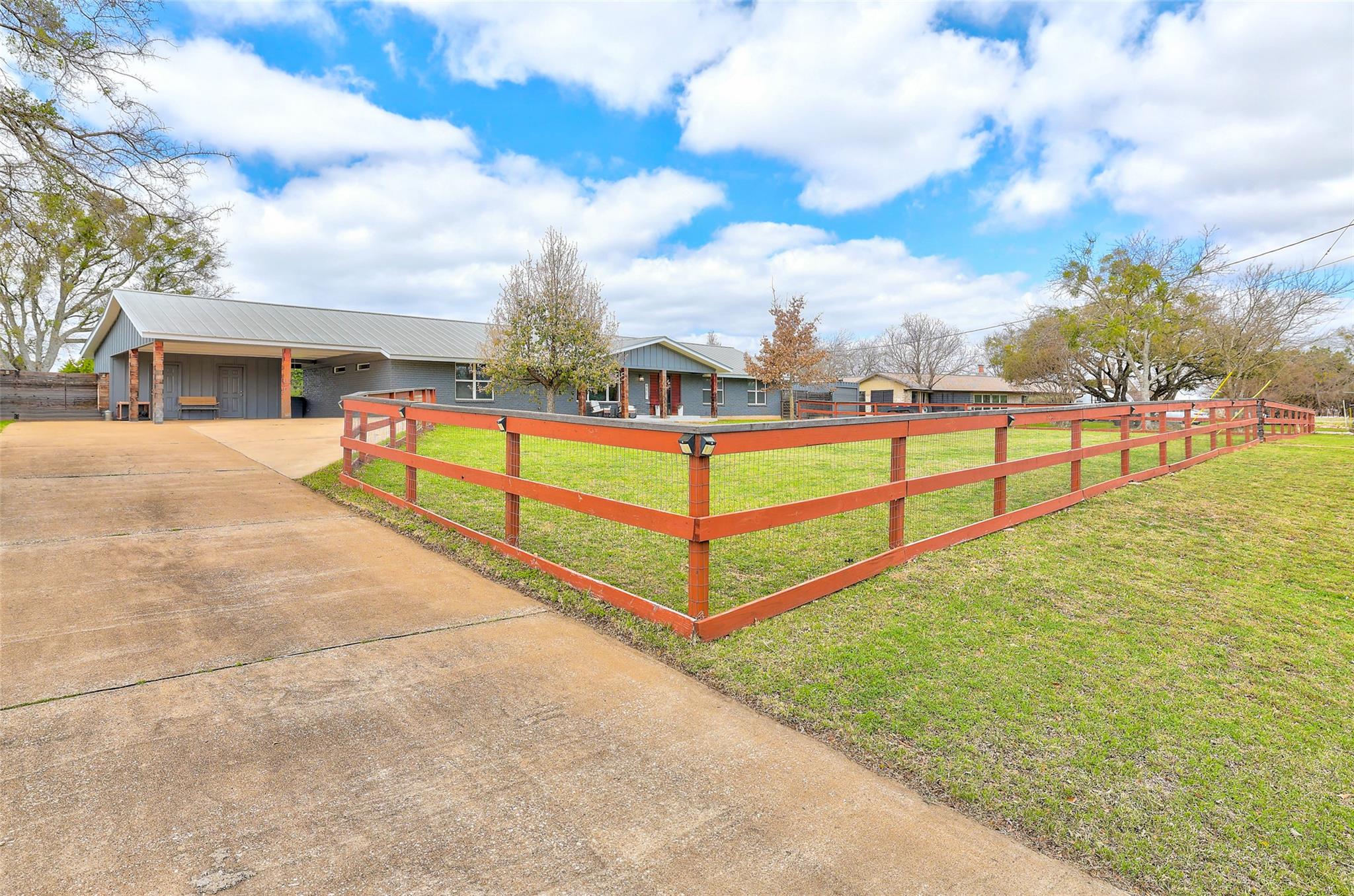 109 High Gabriel Dr, Leander, TX 78641