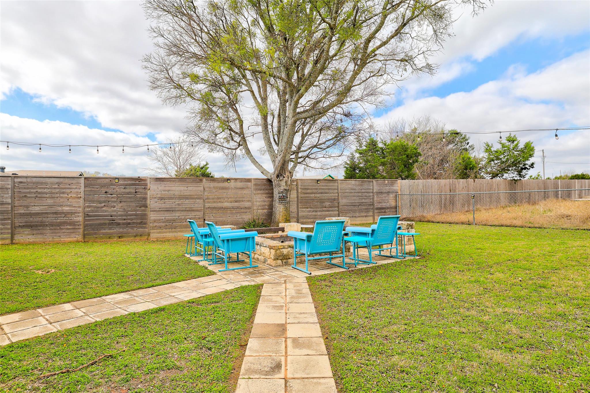 109 High Gabriel Dr, Leander, TX 78641