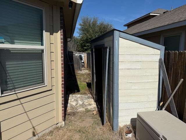 351 Wincliff Dr, Buda, TX 78610