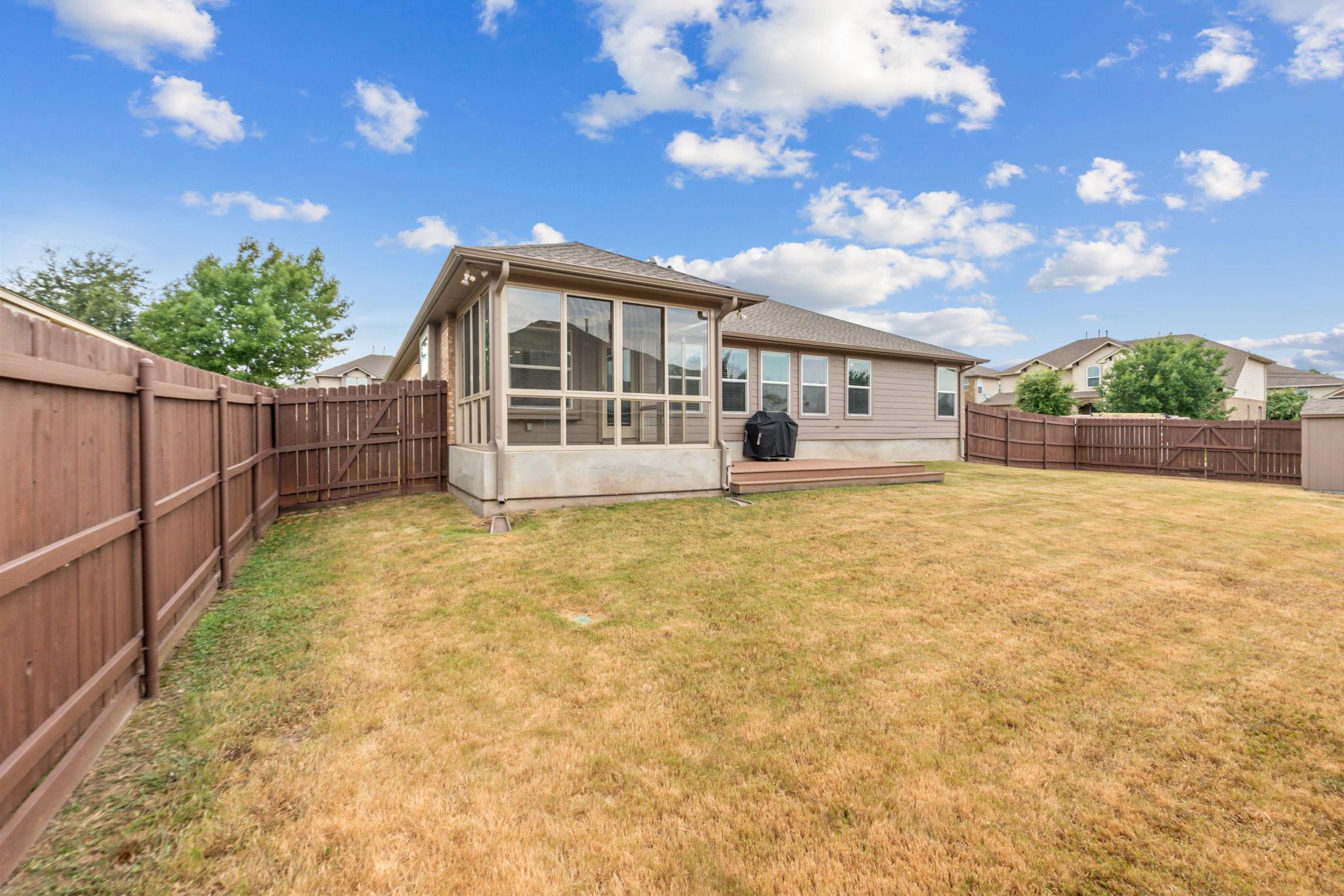 204 Hale Irwin Dr, Round Rock, TX 78664