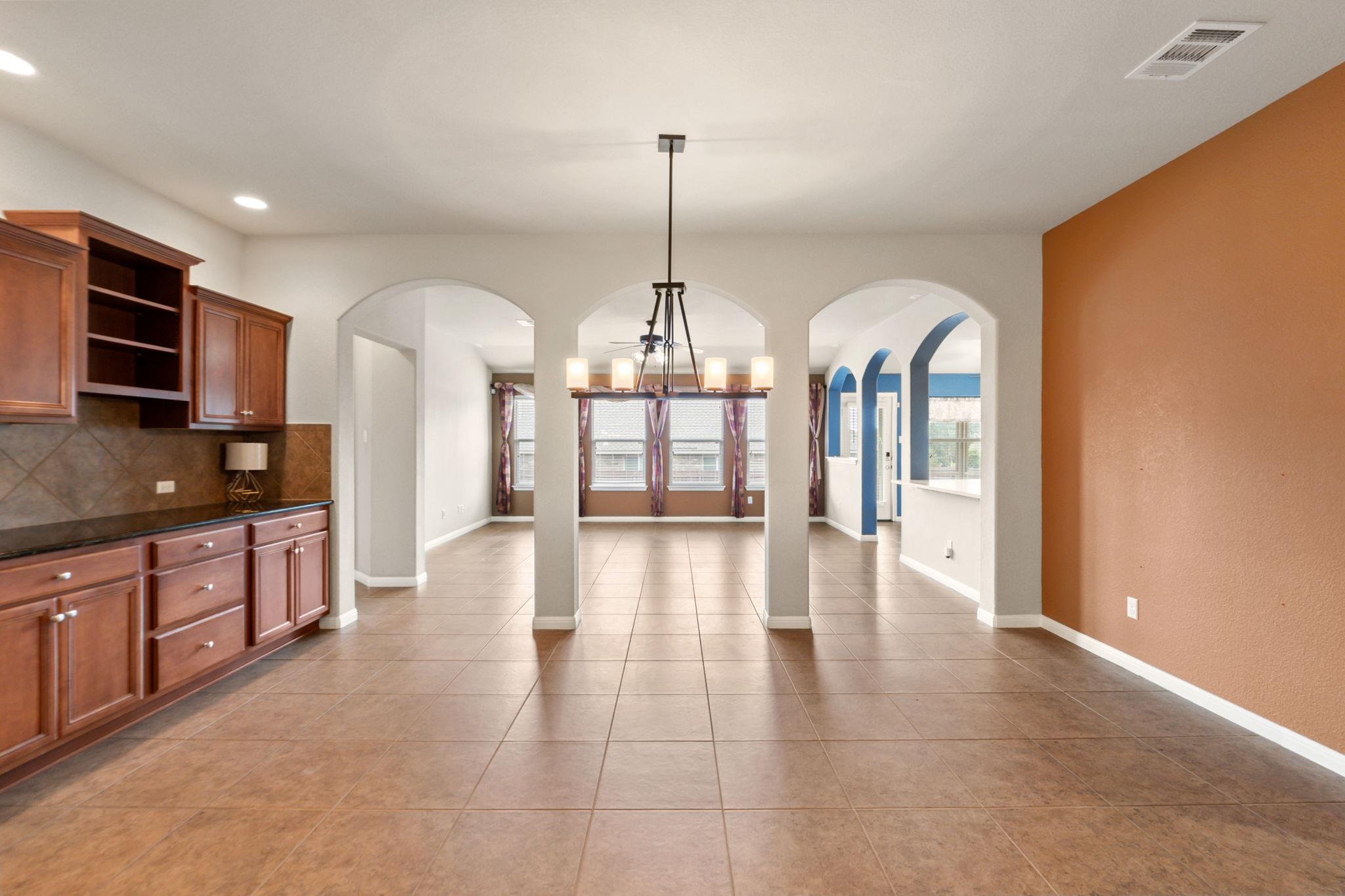 204 Hale Irwin Dr, Round Rock, TX 78664