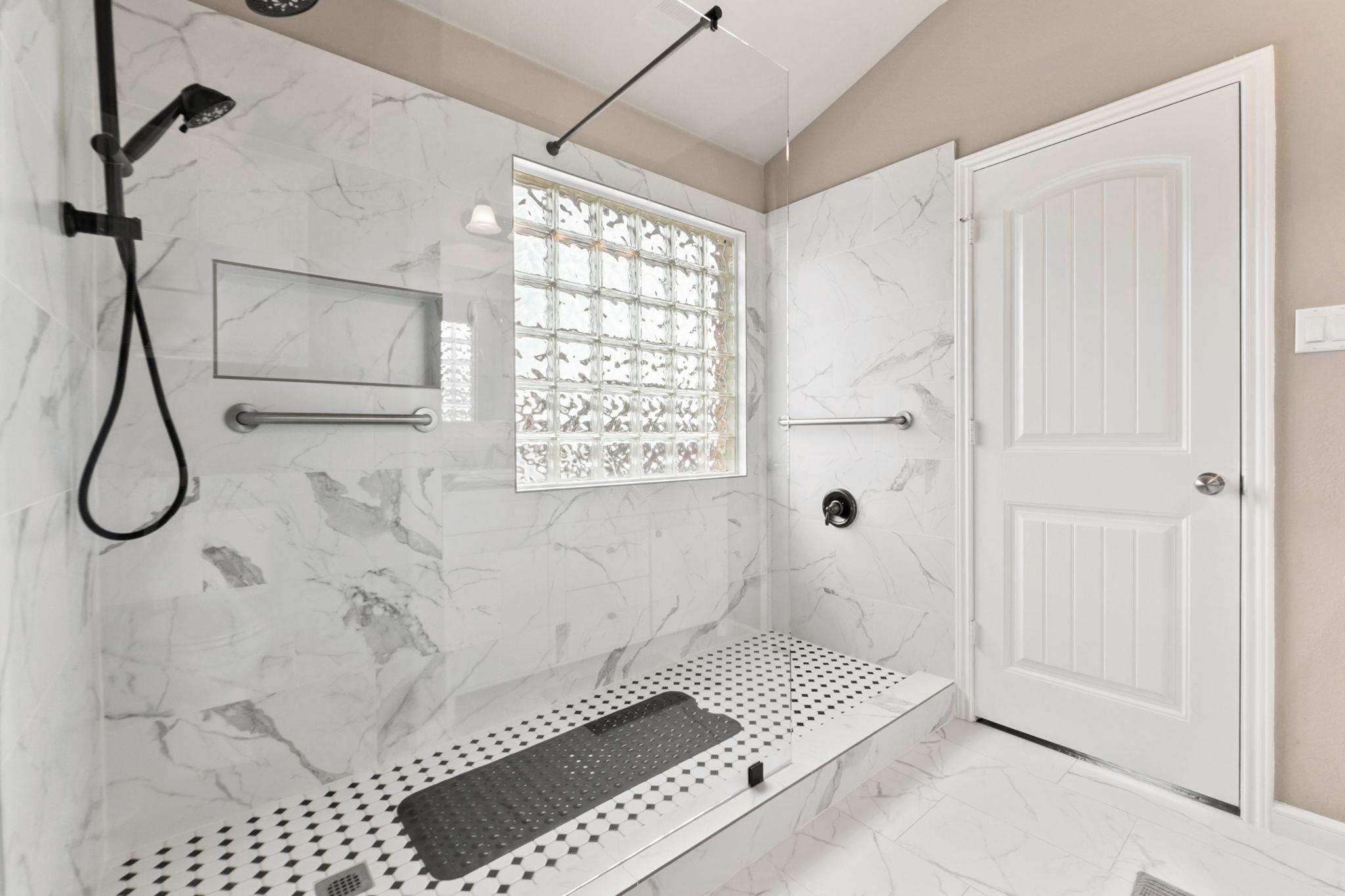 204 Hale Irwin Dr, Round Rock, TX 78664