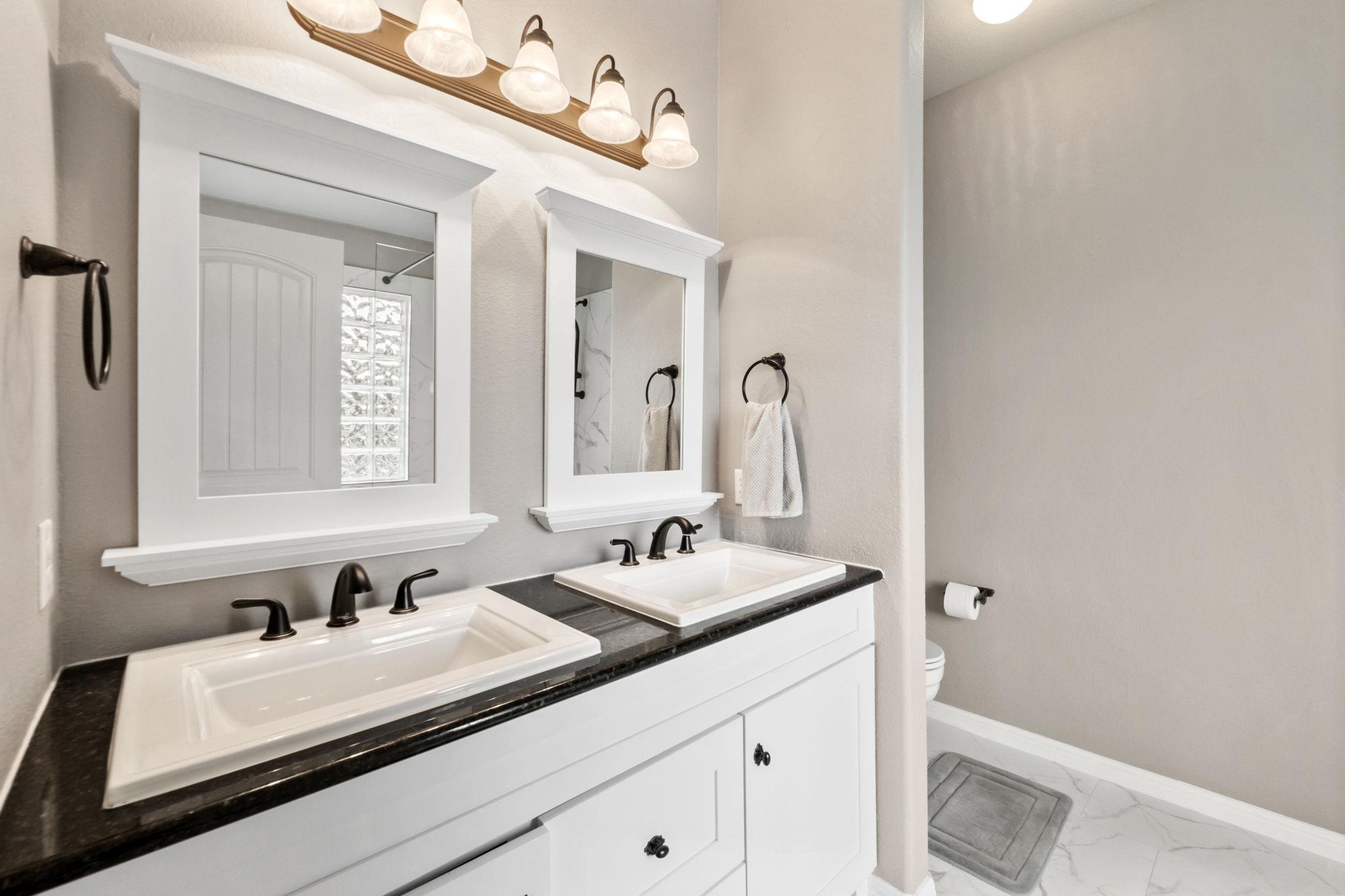 204 Hale Irwin Dr, Round Rock, TX 78664