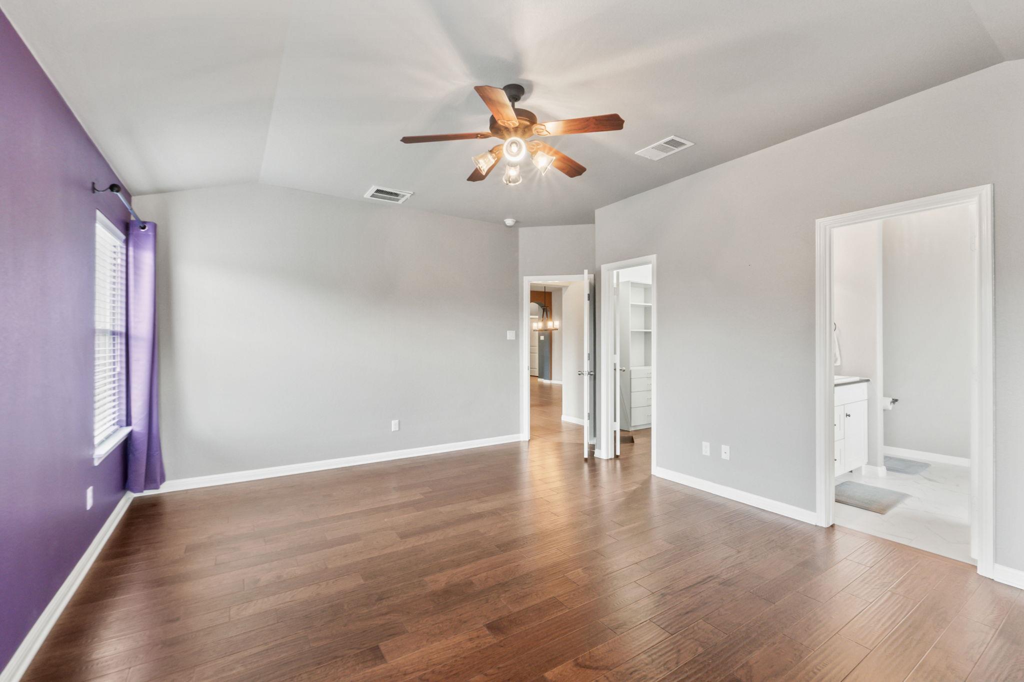 204 Hale Irwin Dr, Round Rock, TX 78664