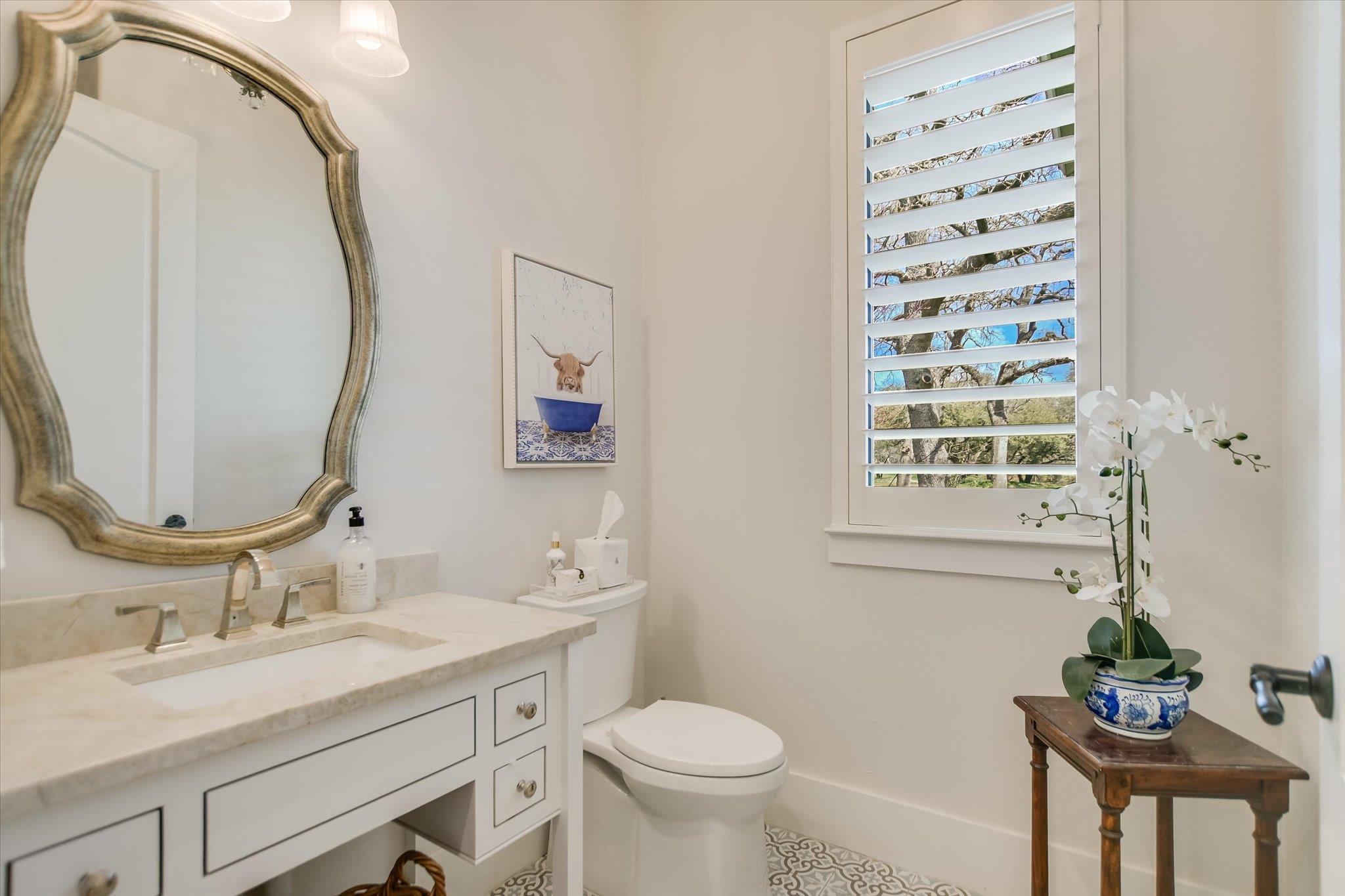 1005 Cats Eye, Horseshoe Bay, TX 78657