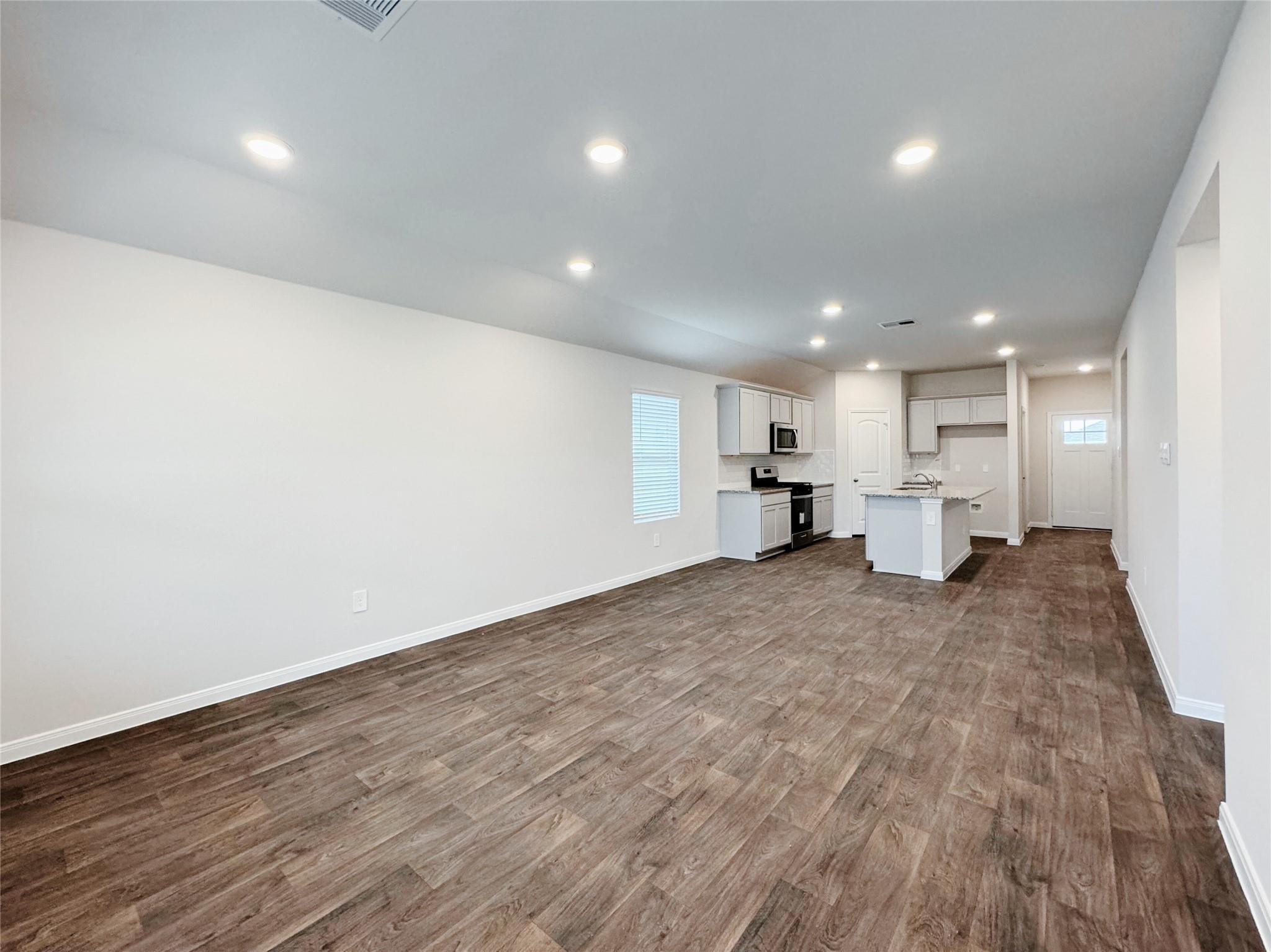 204 ADDISON Pl, Lockhart, TX 78644