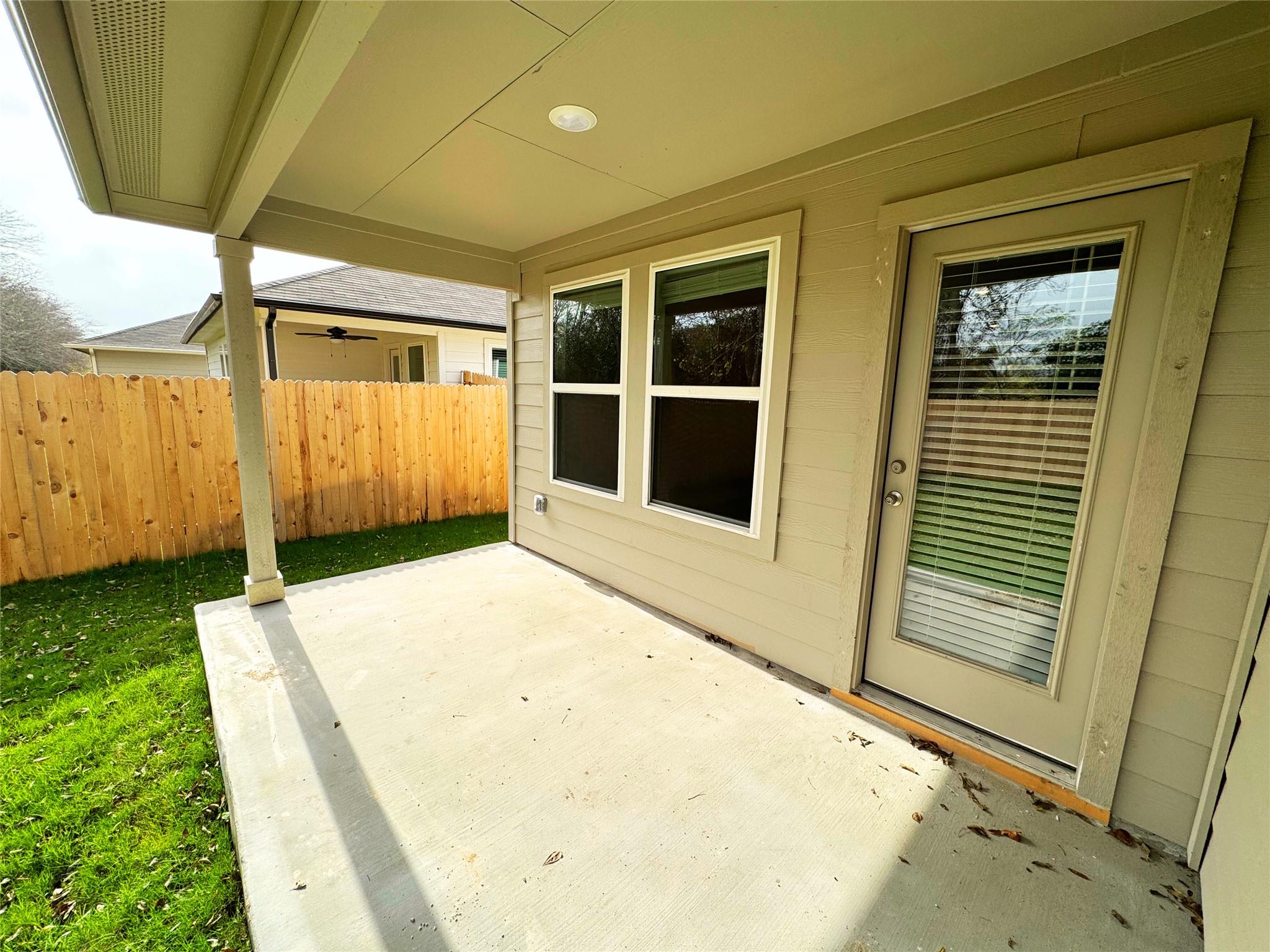 204 ADDISON Pl, Lockhart, TX 78644