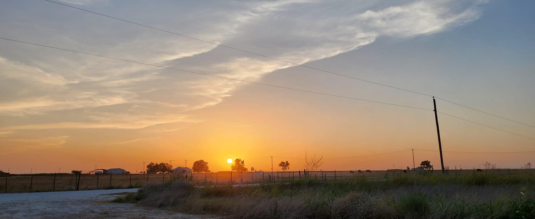 3001 Dolphin Dr, Coupland, TX 78615