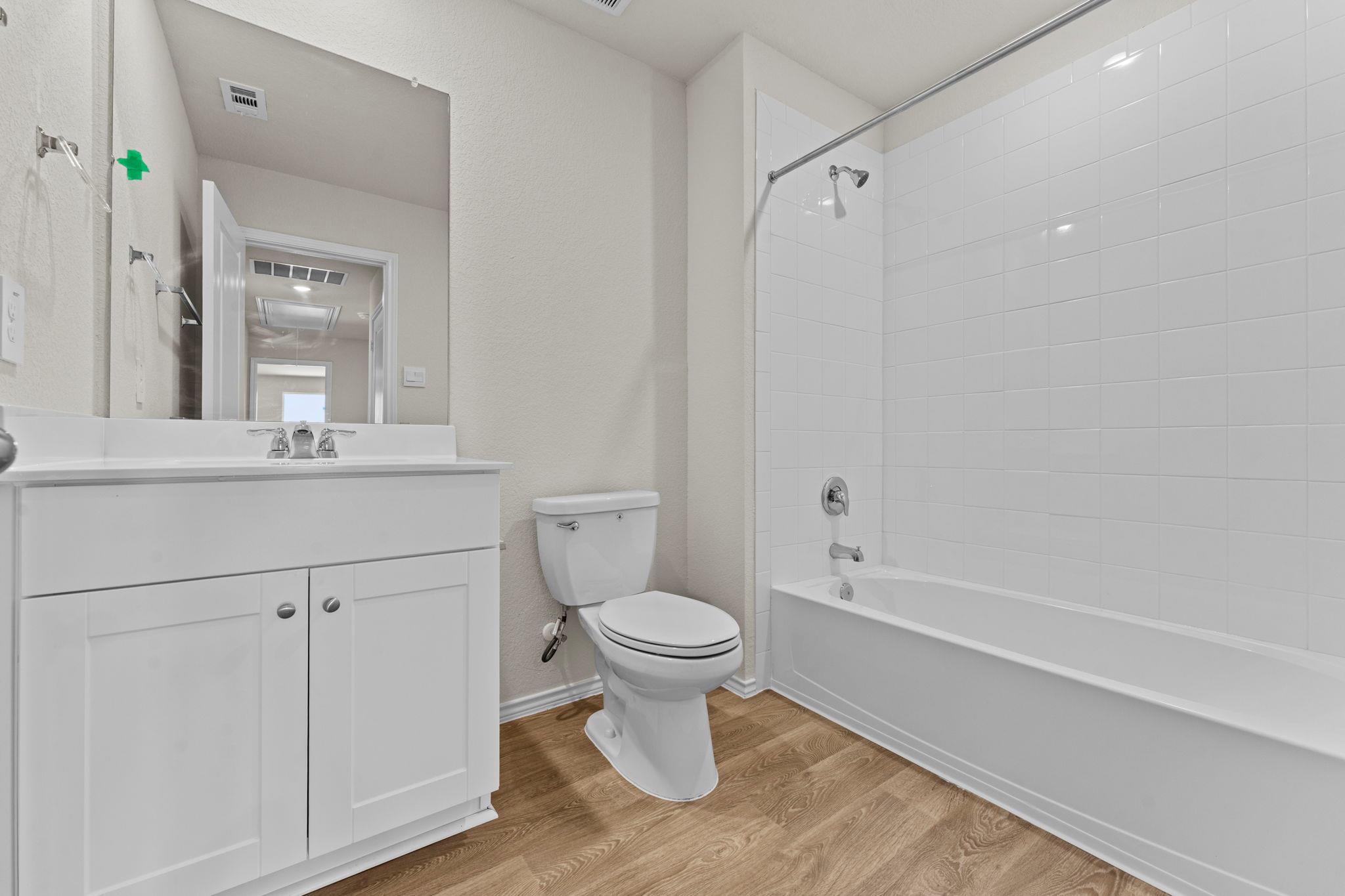 2203 LIONHEART Dr, Luling, TX 78648