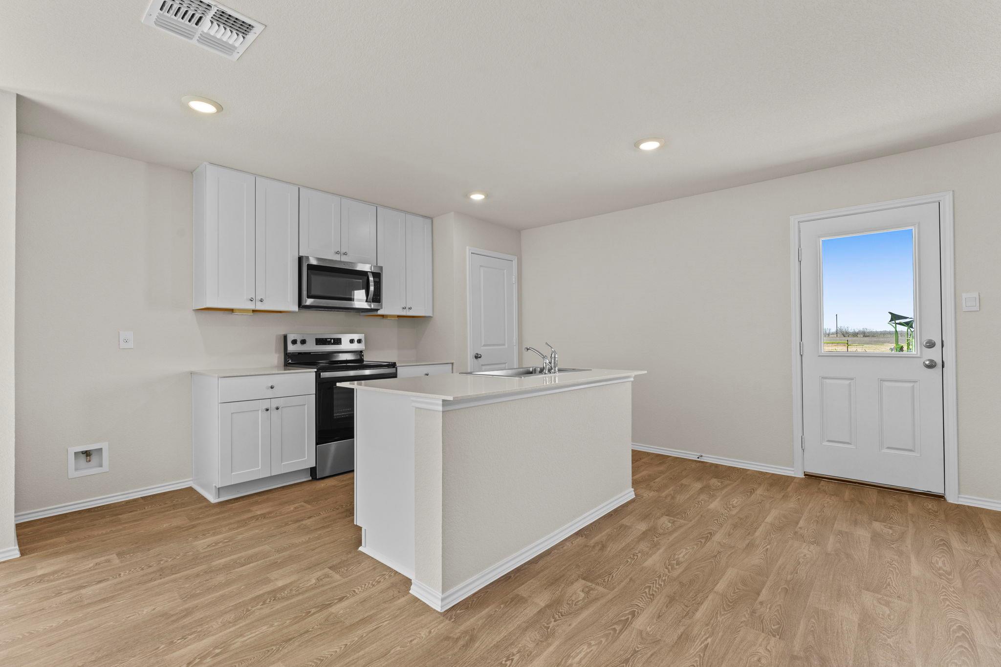 2203 LIONHEART Dr, Luling, TX 78648