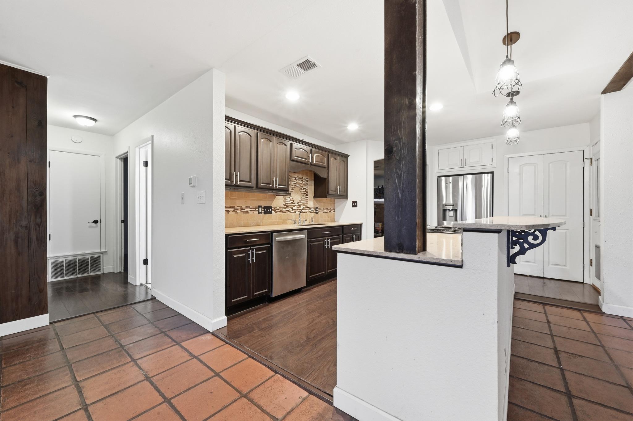 636 Galston Dr, Spicewood, TX 78669