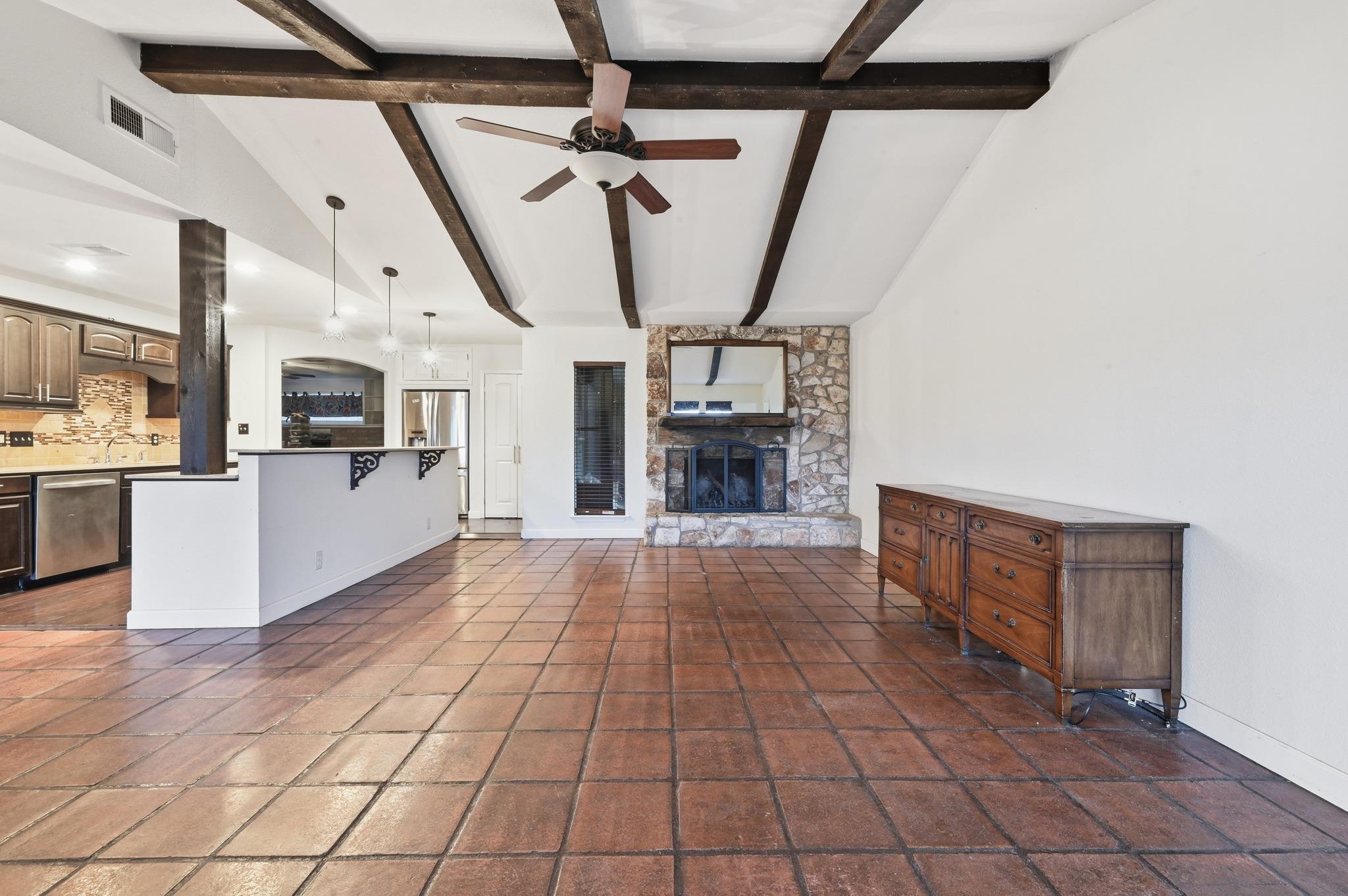 636 Galston Dr, Spicewood, TX 78669