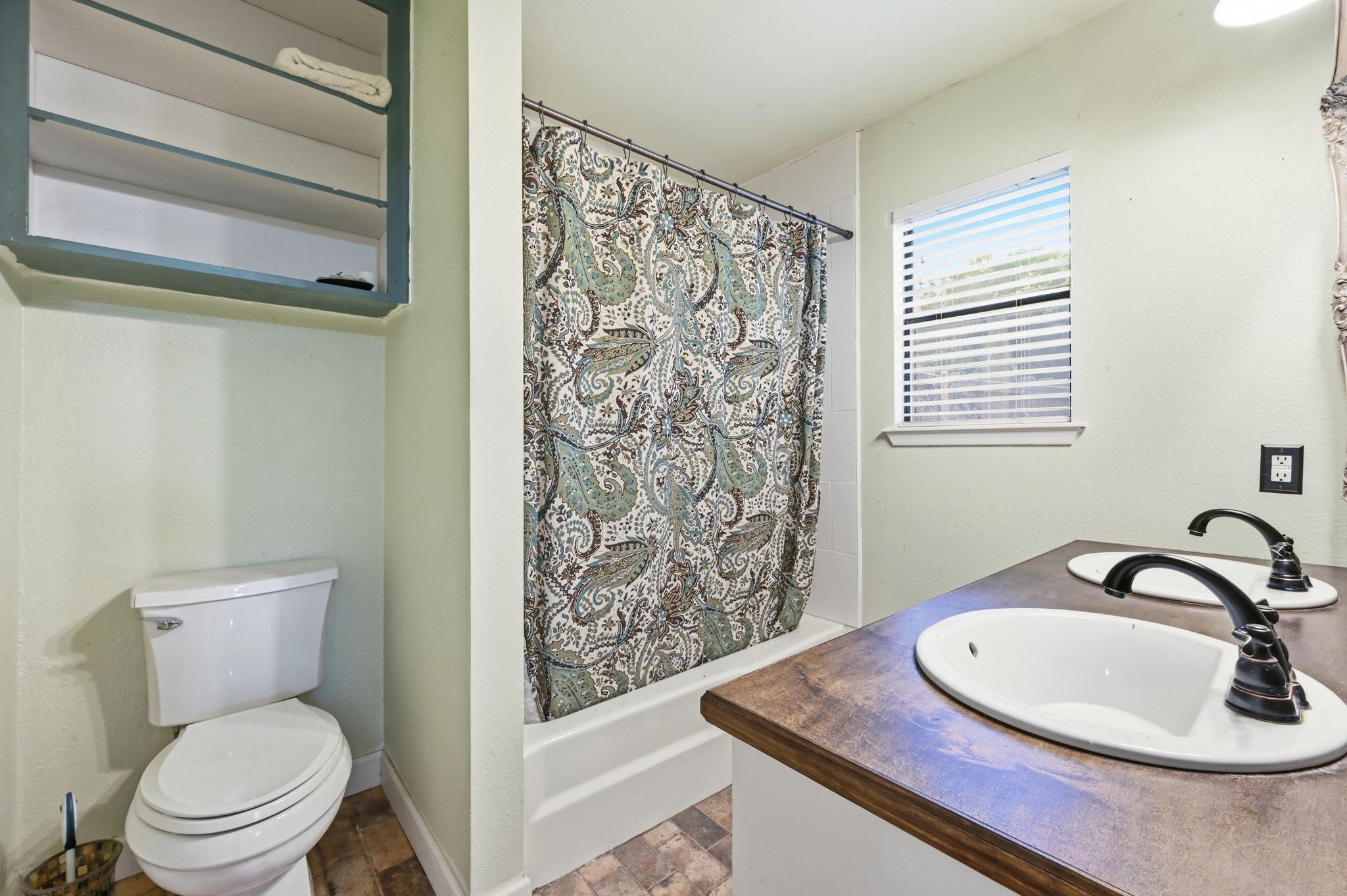 636 Galston Dr, Spicewood, TX 78669