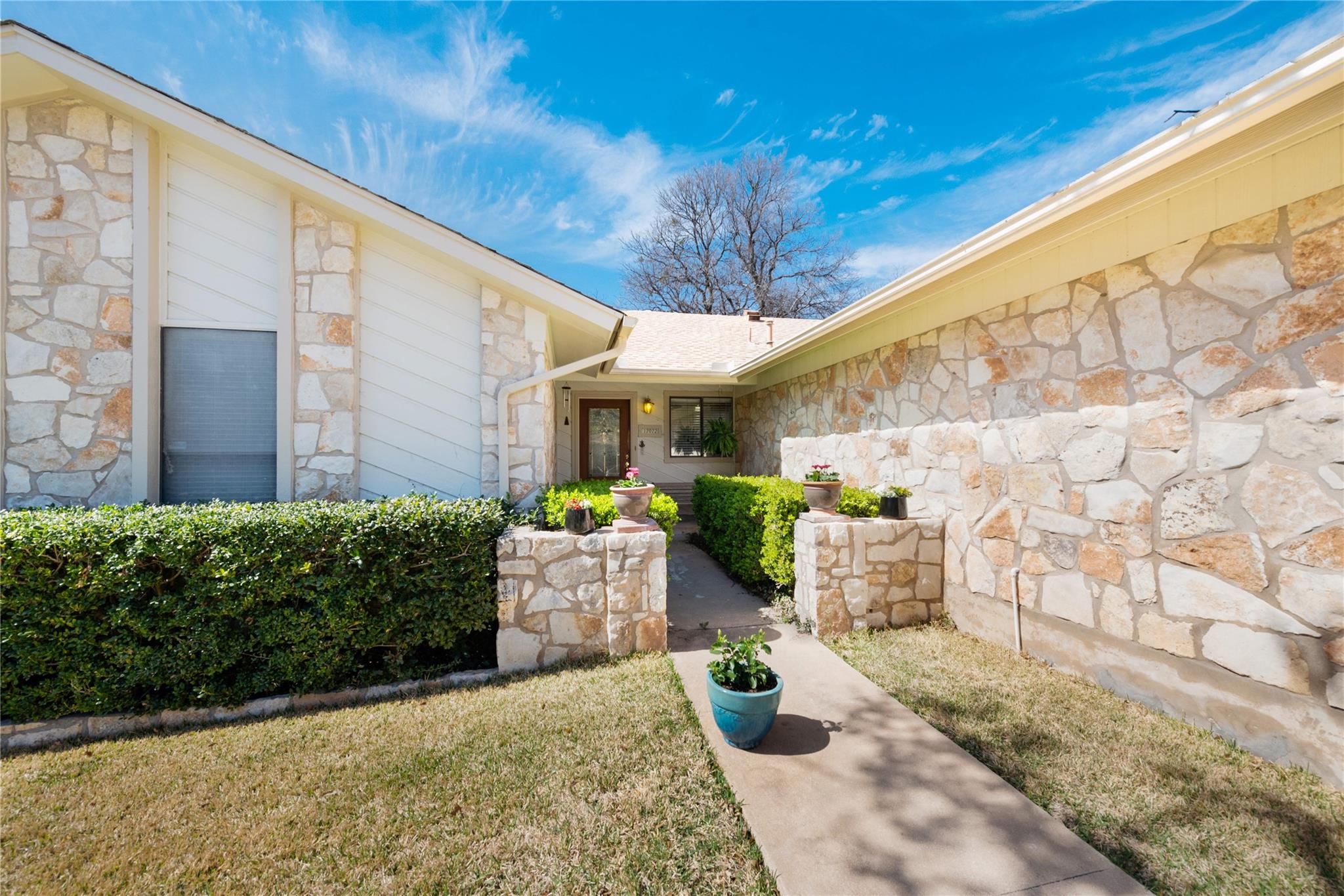 12022 Carmel Park Ln, Austin, TX 78727