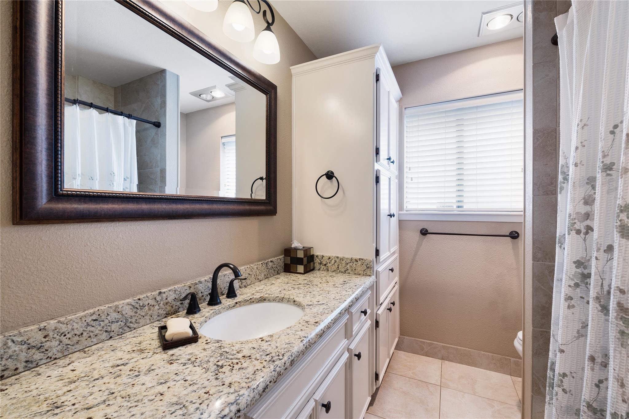 12022 Carmel Park Ln, Austin, TX 78727