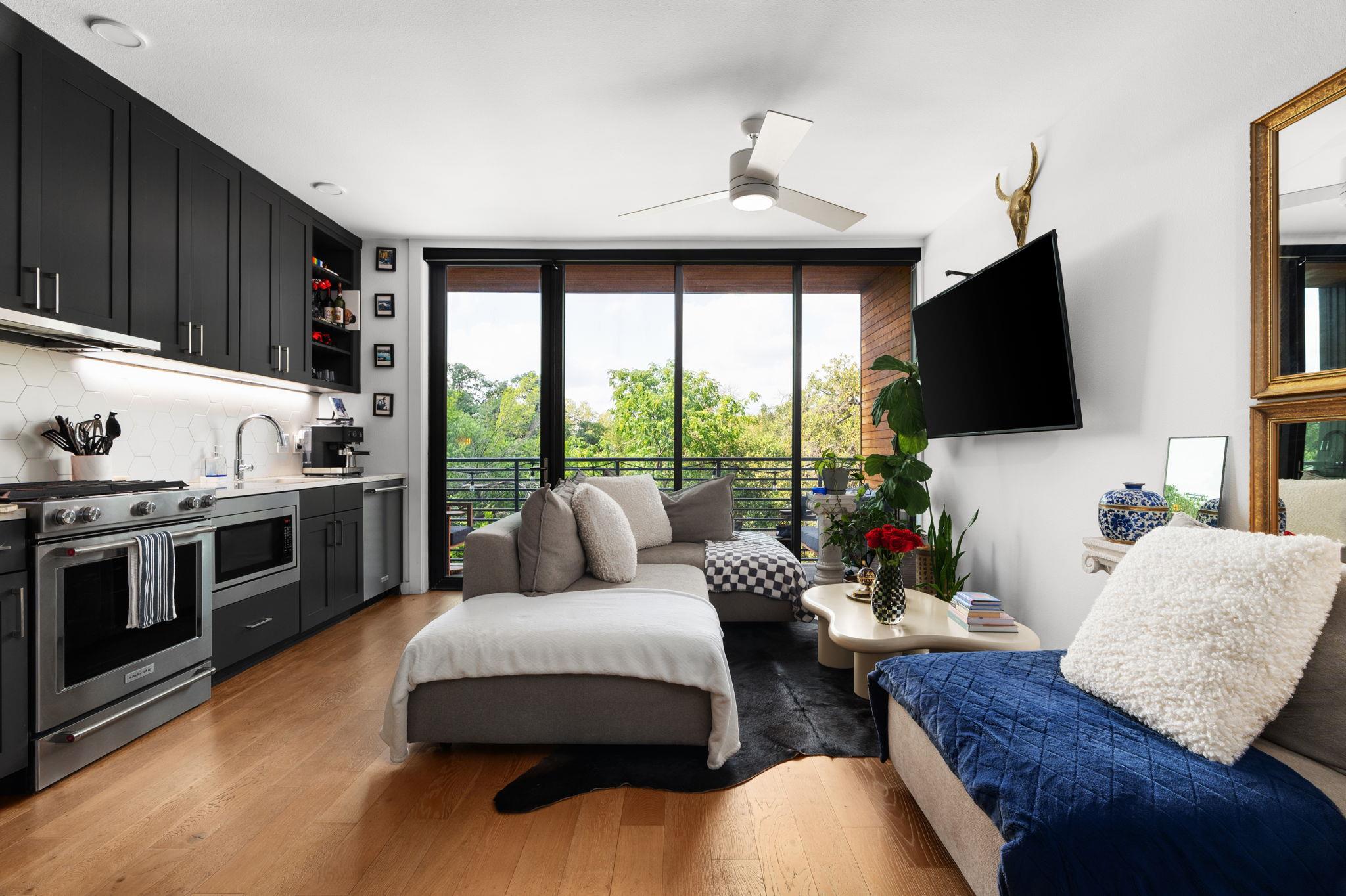 900 S 1st St # 320, Austin, TX 78704