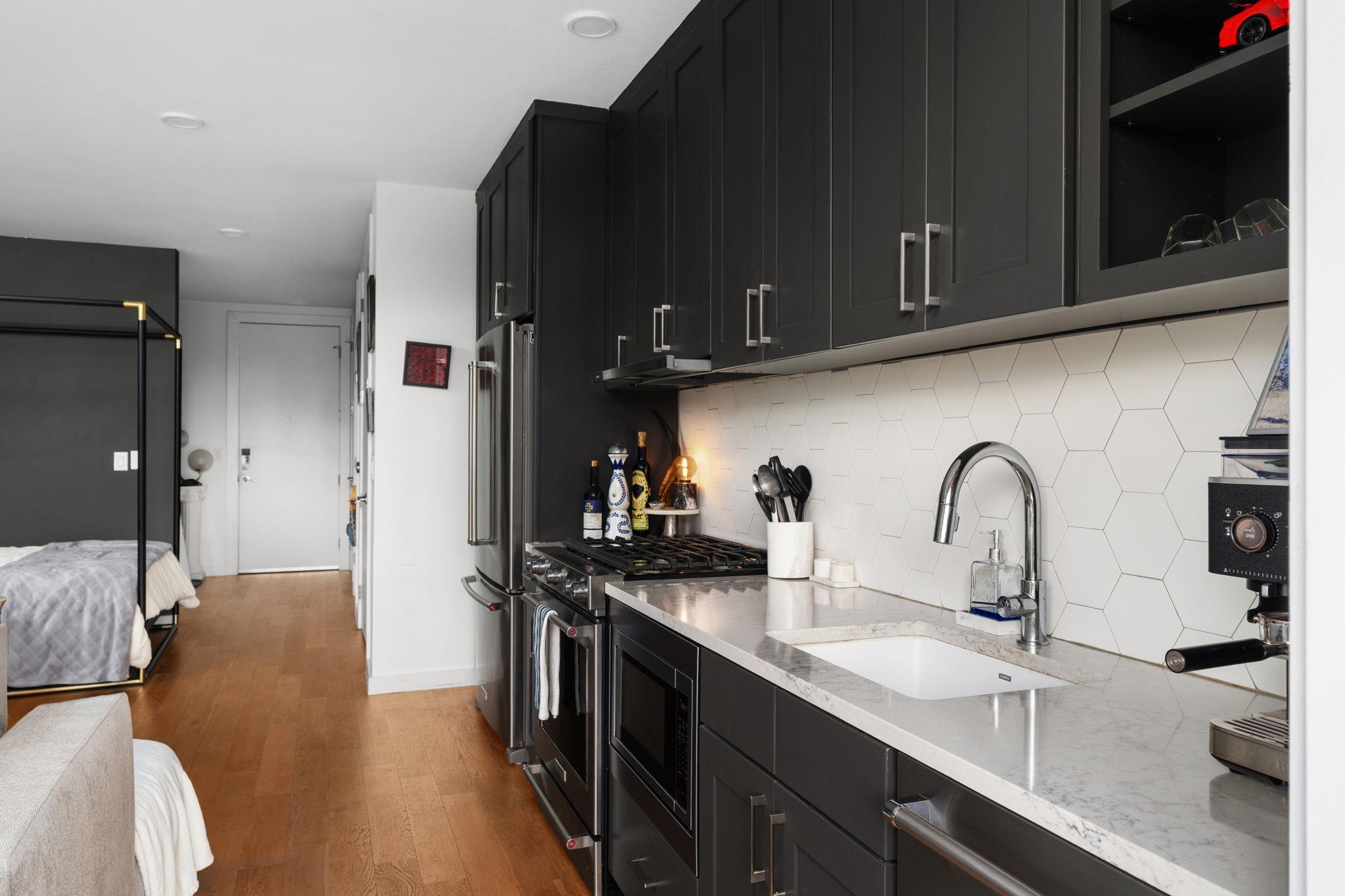 900 S 1st St # 320, Austin, TX 78704