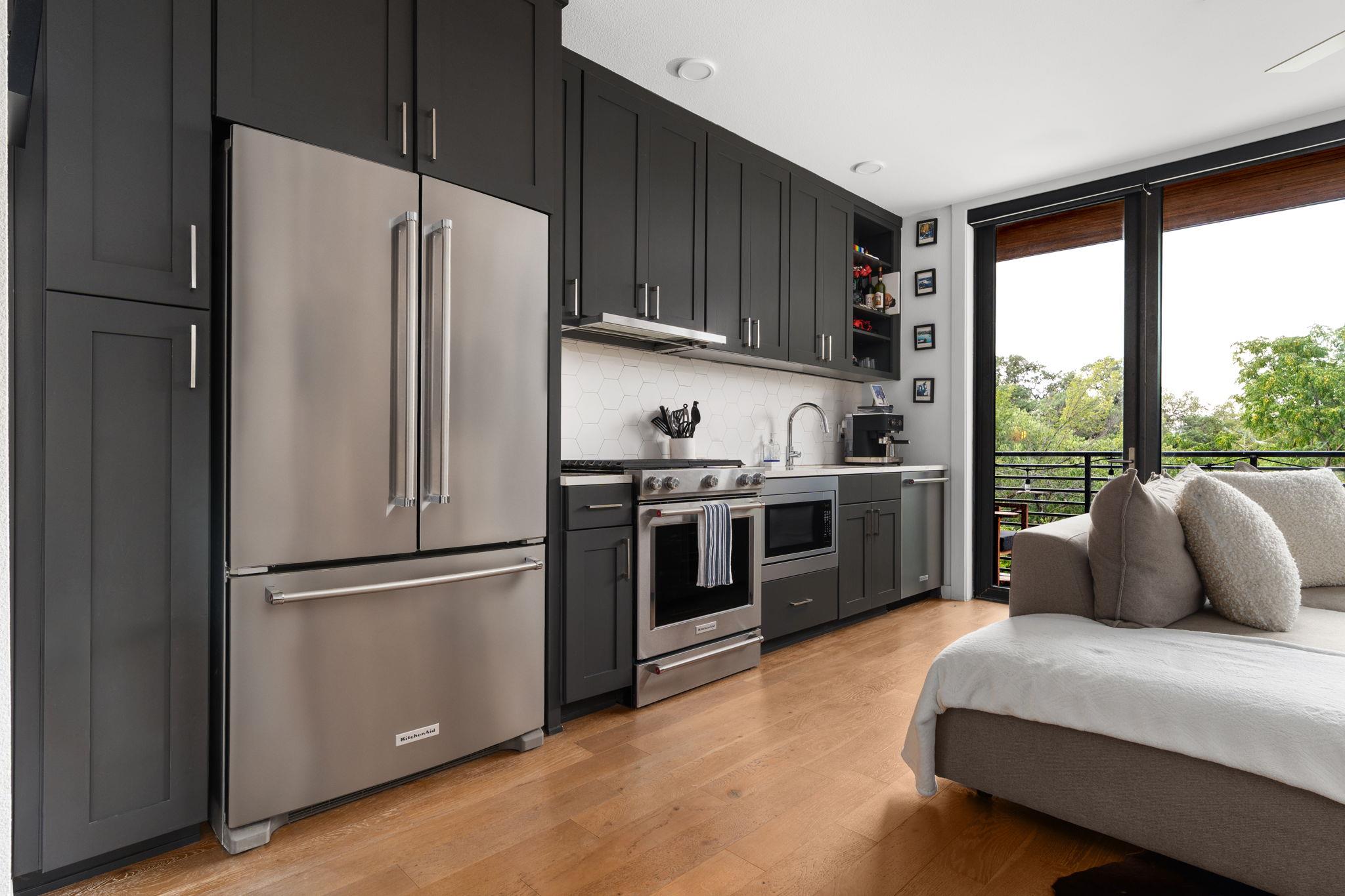 900 S 1st St # 320, Austin, TX 78704