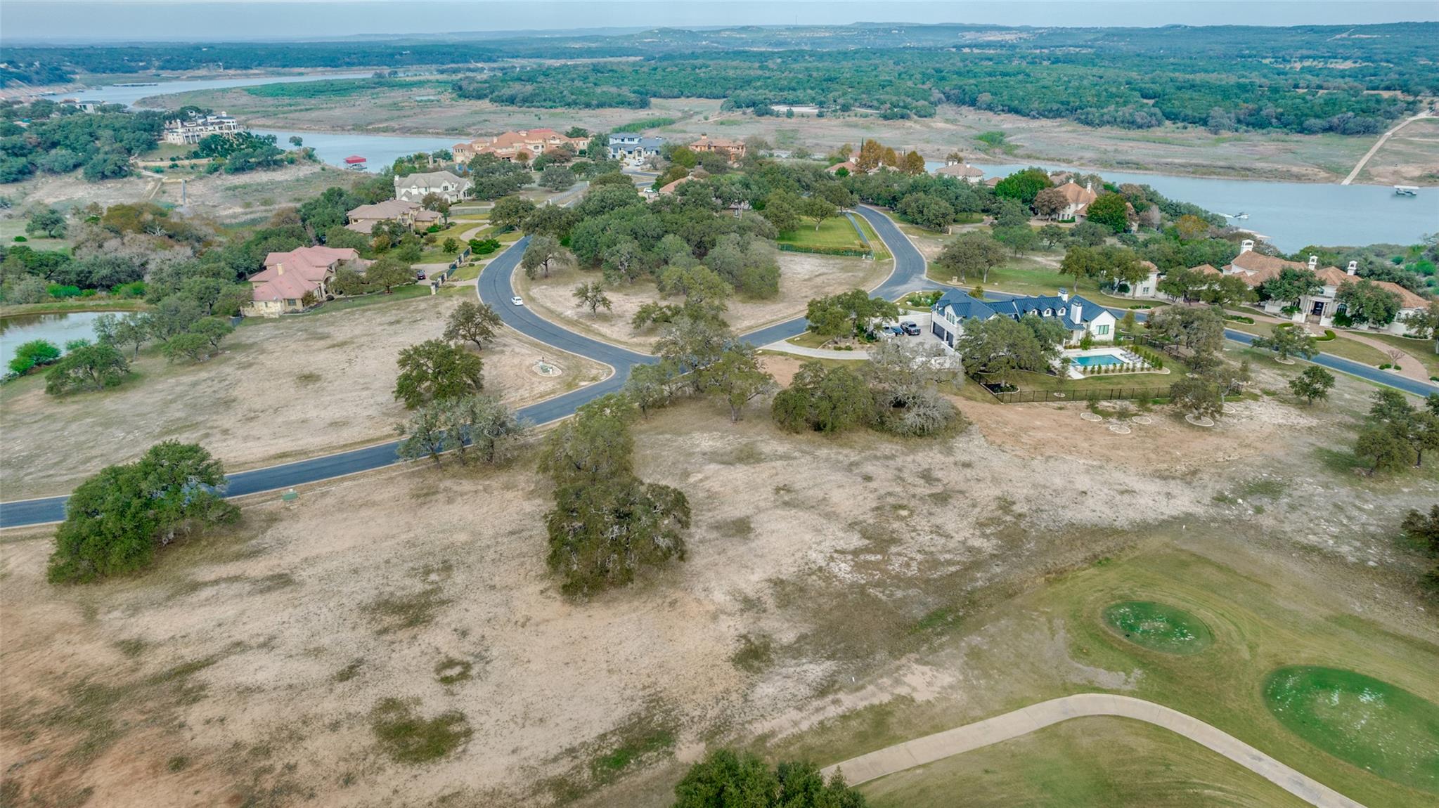2711 Cliff Point Rd, Spicewood, TX 78669