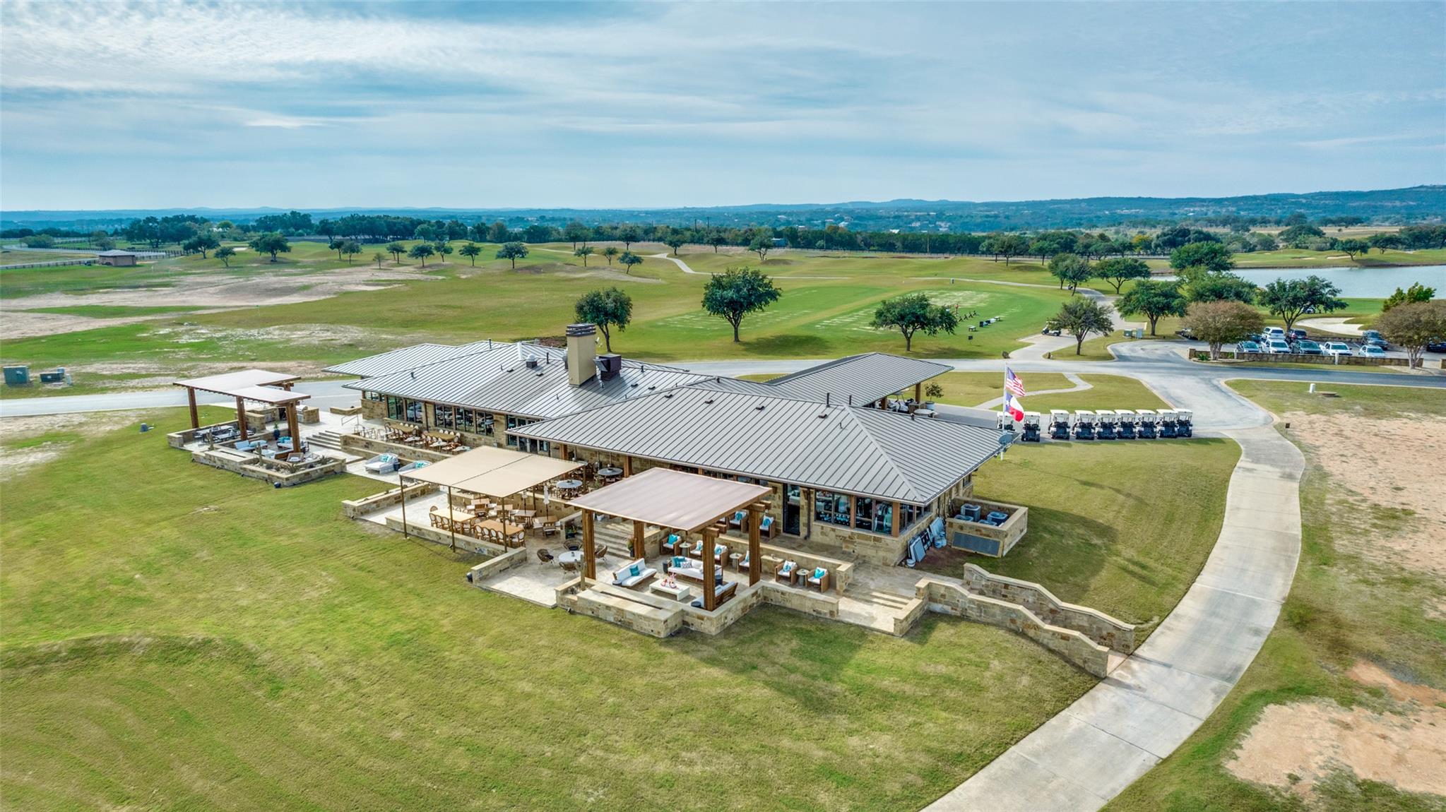 2711 Cliff Point Rd, Spicewood, TX 78669