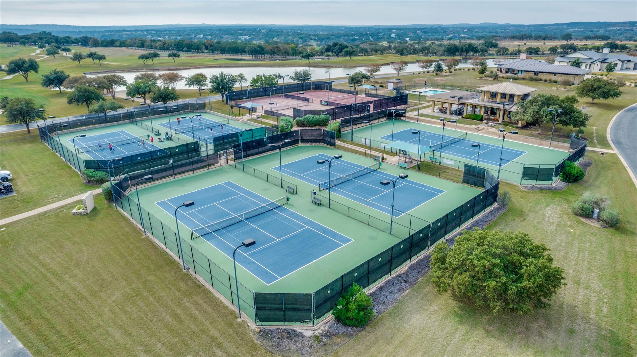 2711 Cliff Point Rd, Spicewood, TX 78669