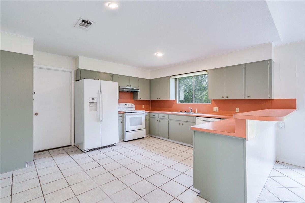 10007 Rocking Horse Rd, Austin, TX 78748