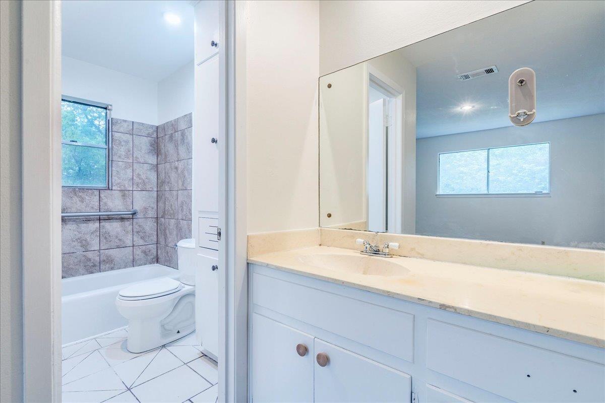 10007 Rocking Horse Rd, Austin, TX 78748