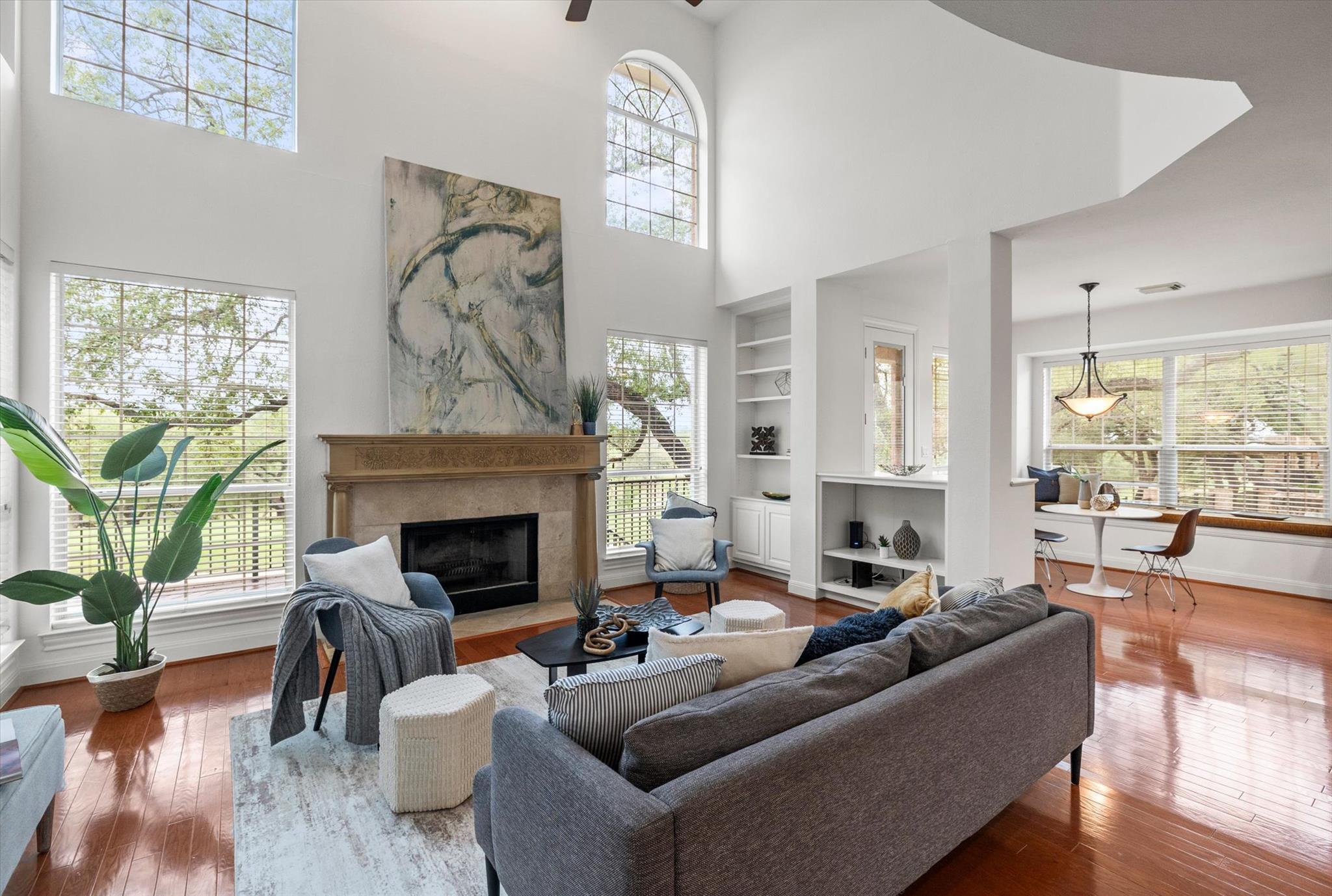 37 Waterfall Dr, The Hills, TX 78738