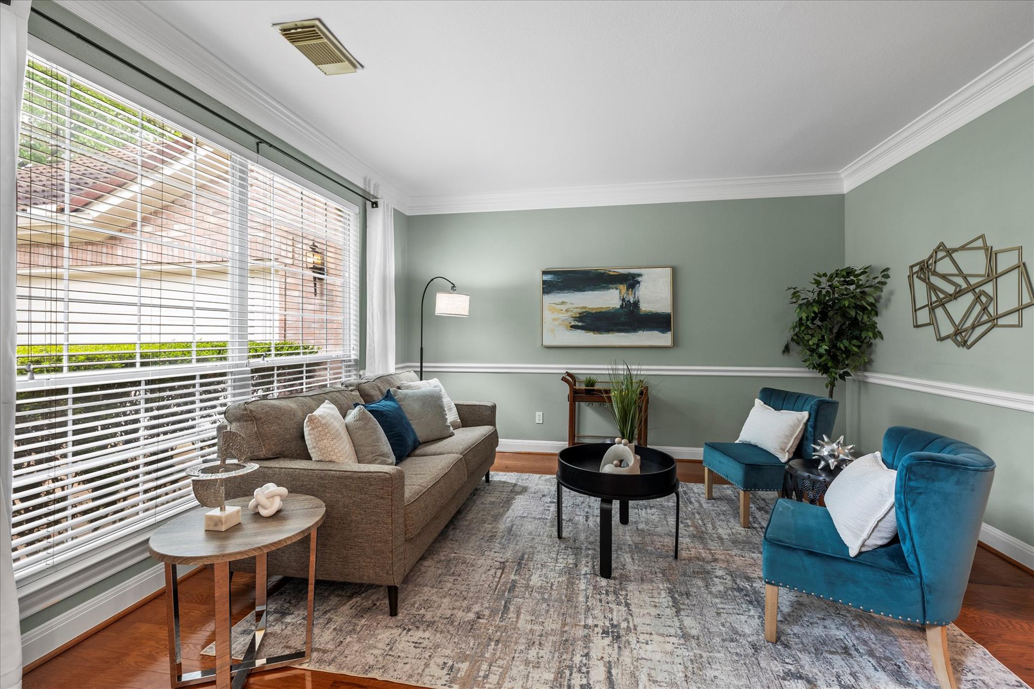 37 Waterfall Dr, The Hills, TX 78738