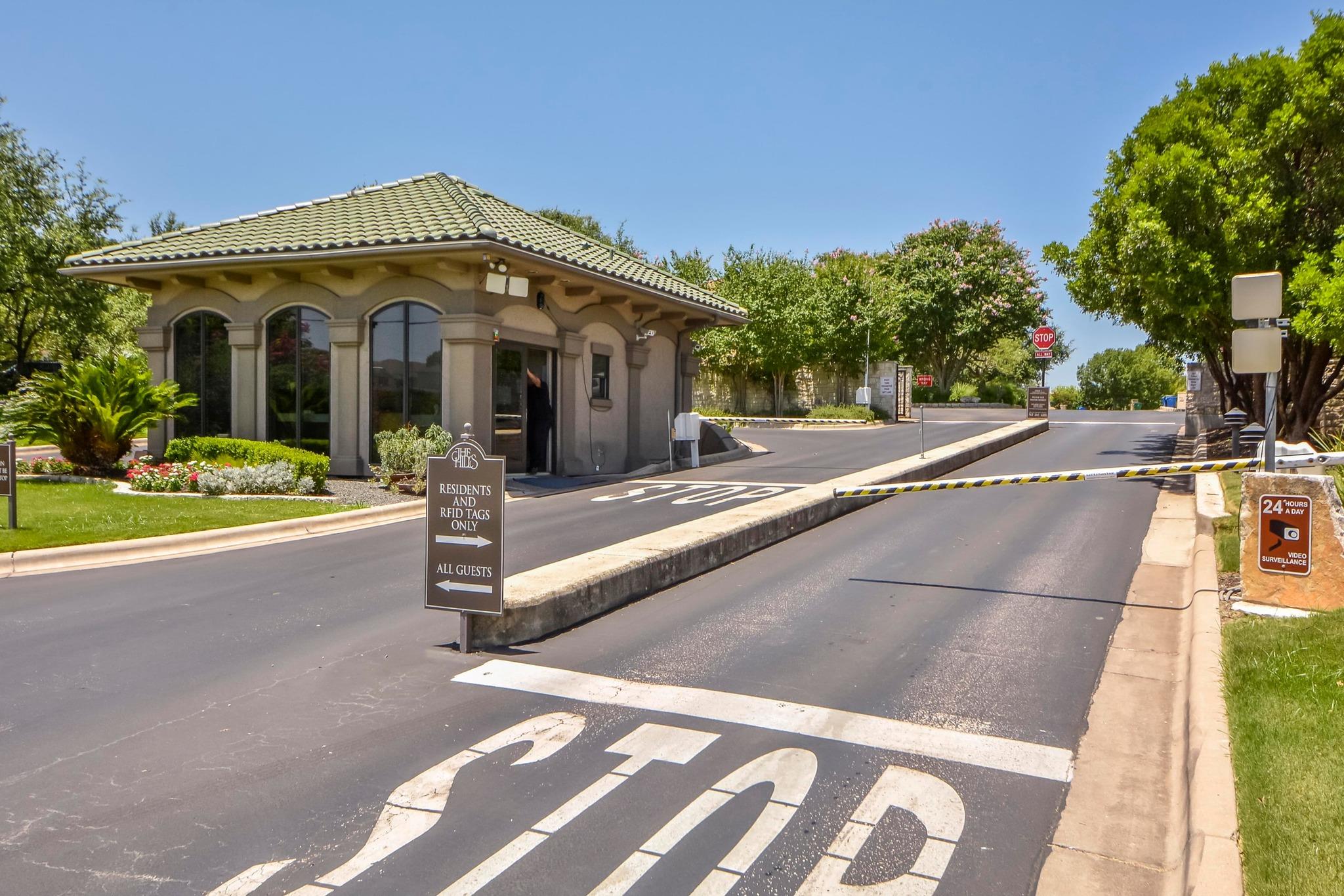 37 Waterfall Dr, The Hills, TX 78738