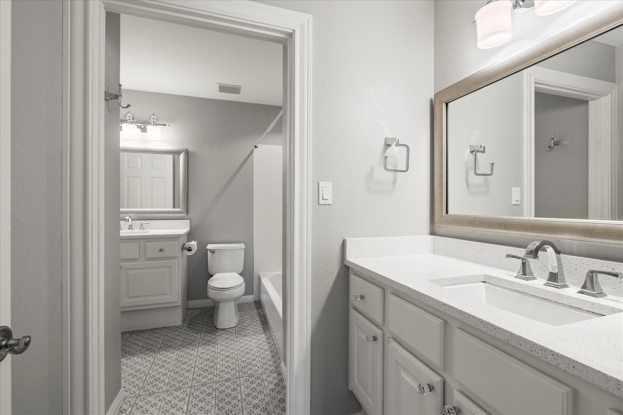 37 Waterfall Dr, The Hills, TX 78738