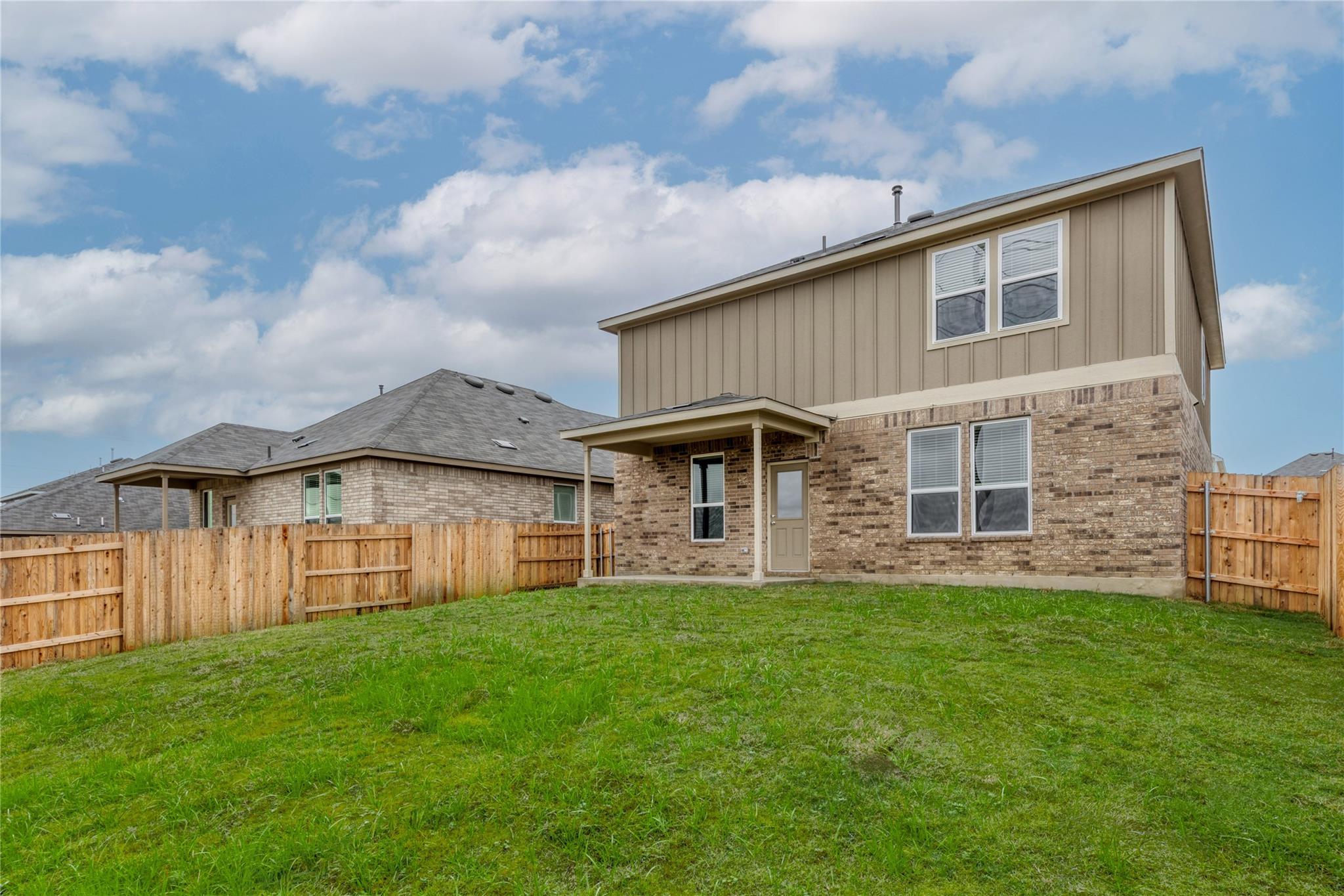 212 Sugar Cane Rd, Buda, TX 78610